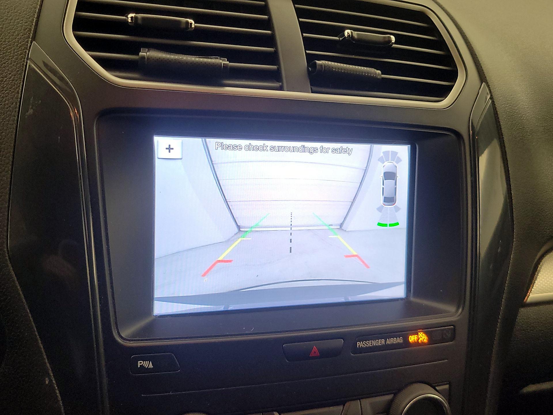 Thumbnail: 2019 Ford Explorer - 15