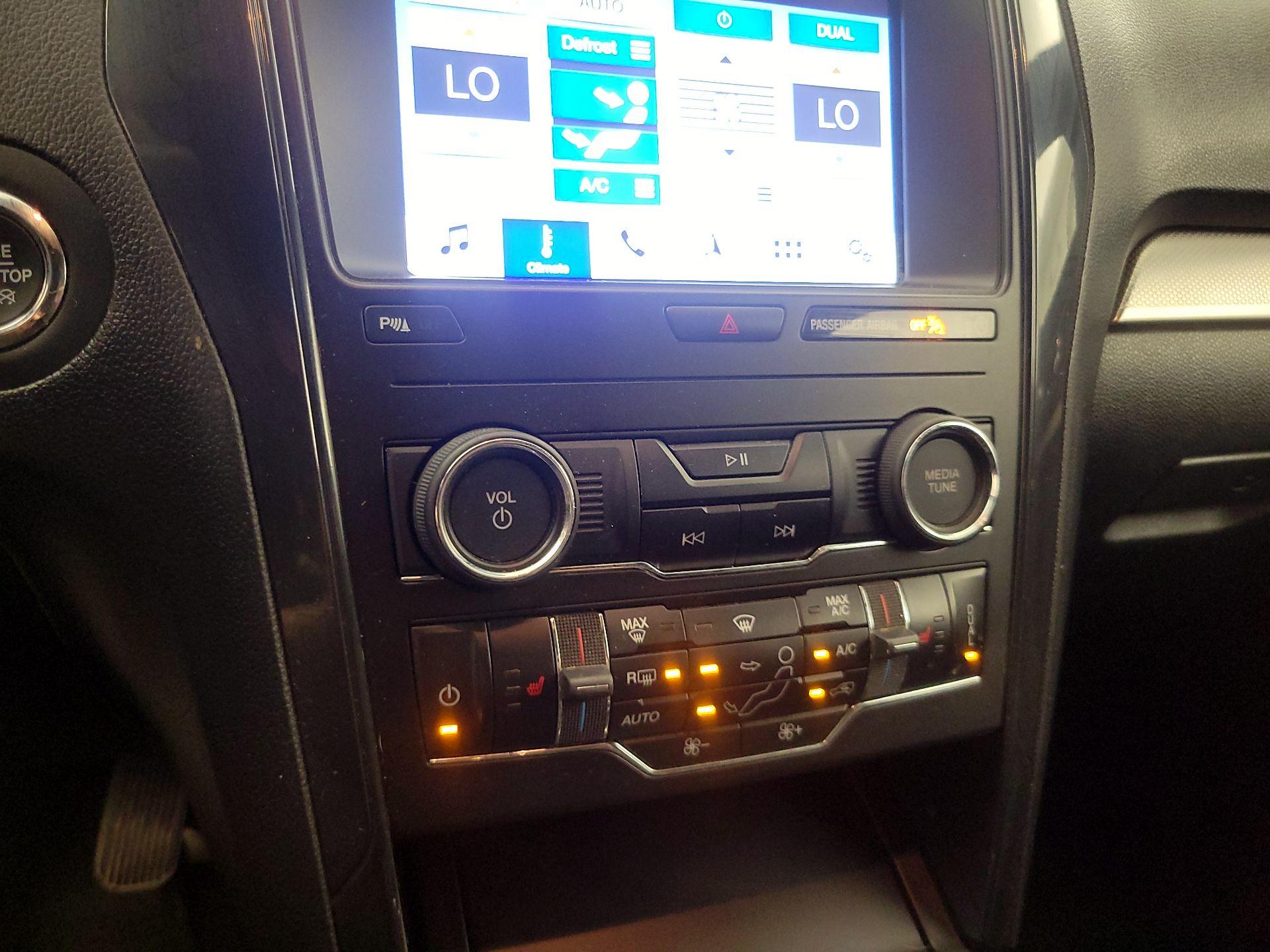 Thumbnail: 2019 Ford Explorer - 17