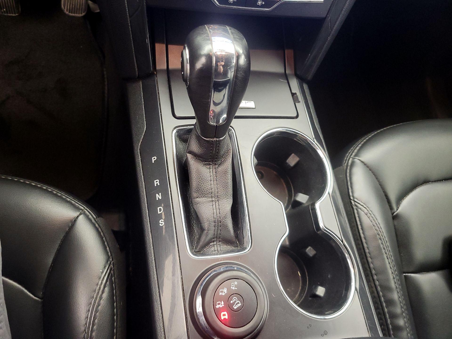 Thumbnail: 2019 Ford Explorer - 18