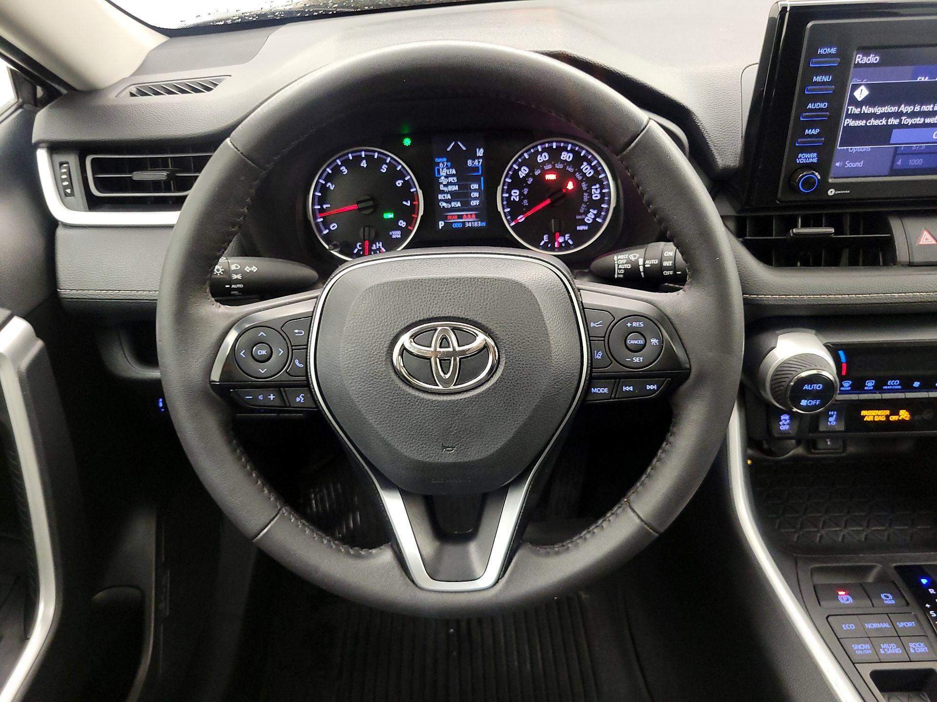 Thumbnail: 2022 Toyota RAV4 - 10