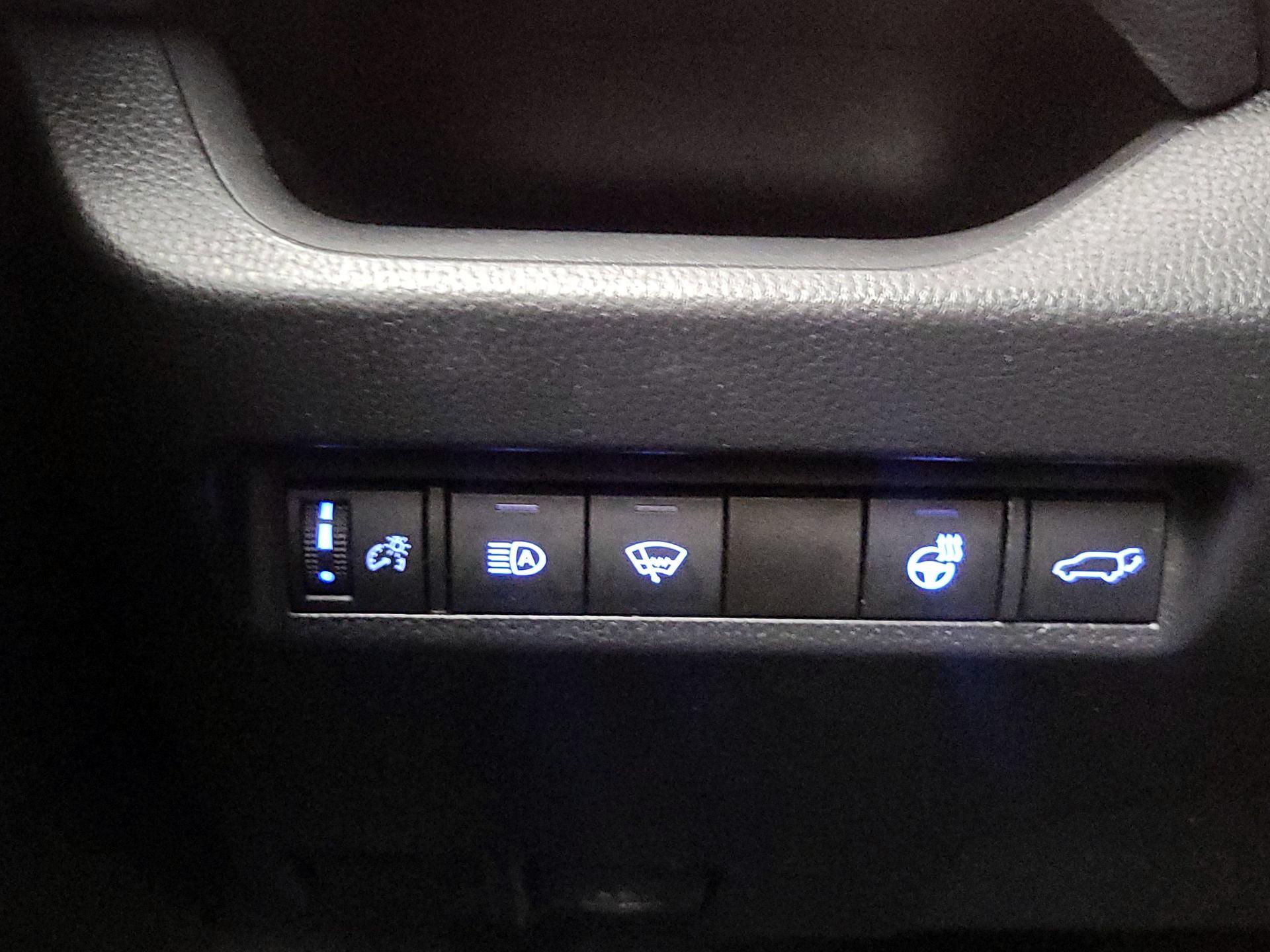 Thumbnail: 2022 Toyota RAV4 - 13