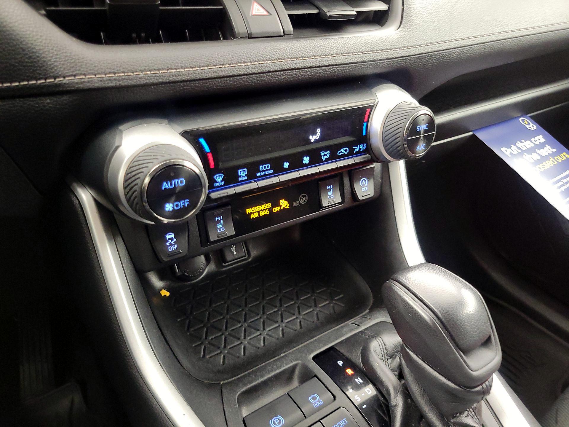 Thumbnail: 2022 Toyota RAV4 - 16