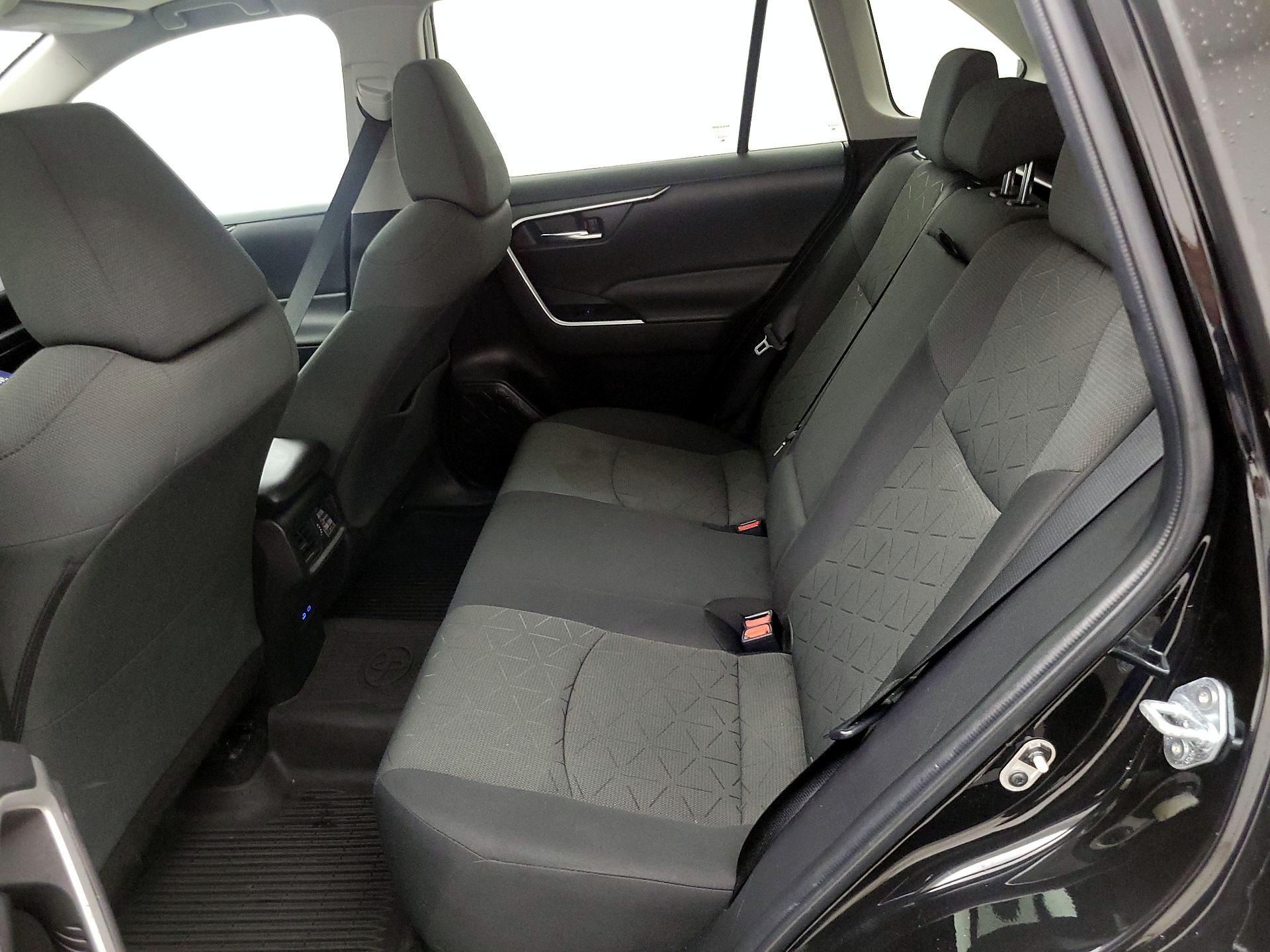 Thumbnail: 2022 Toyota RAV4 - 20