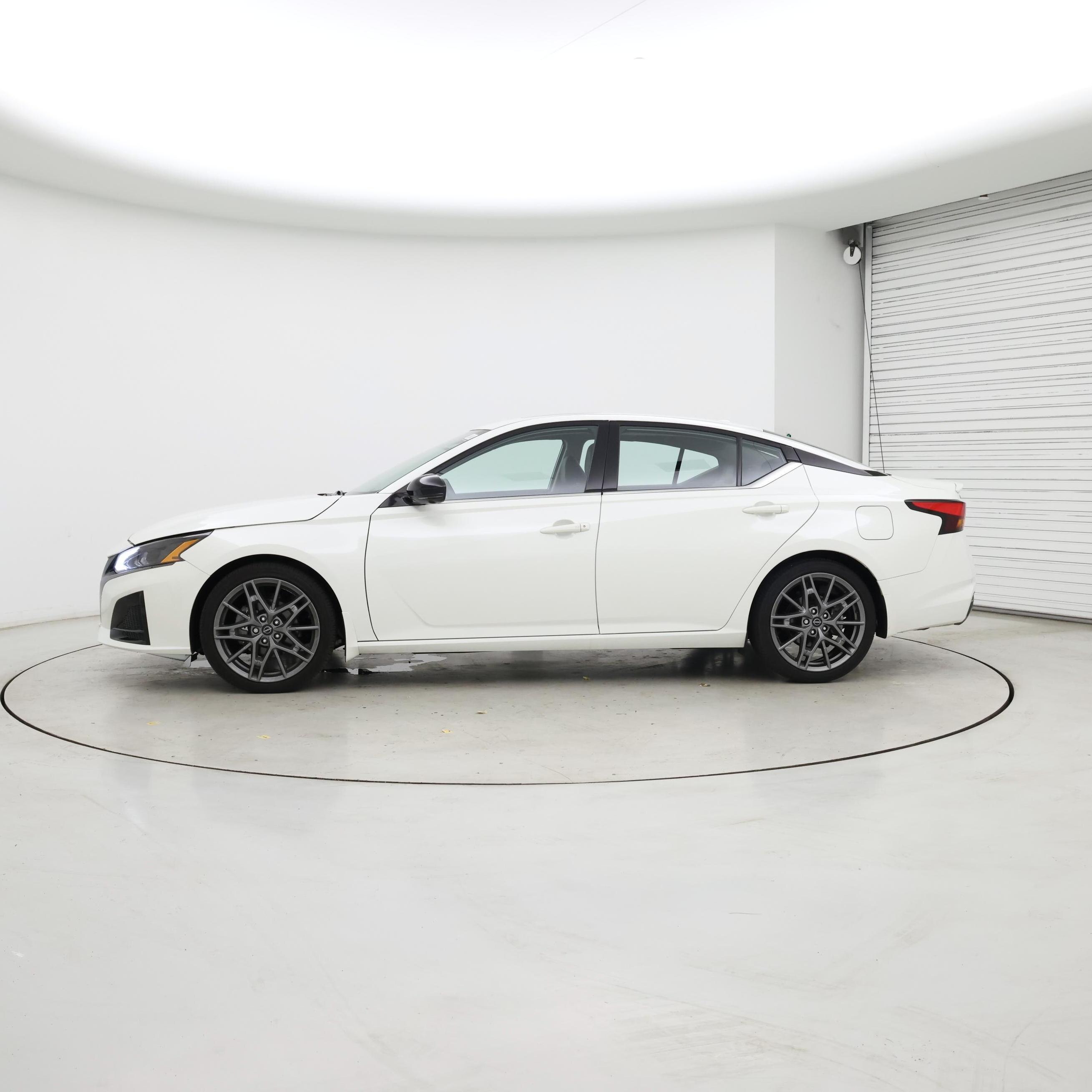 Thumbnail: 2023 Nissan Altima - 3