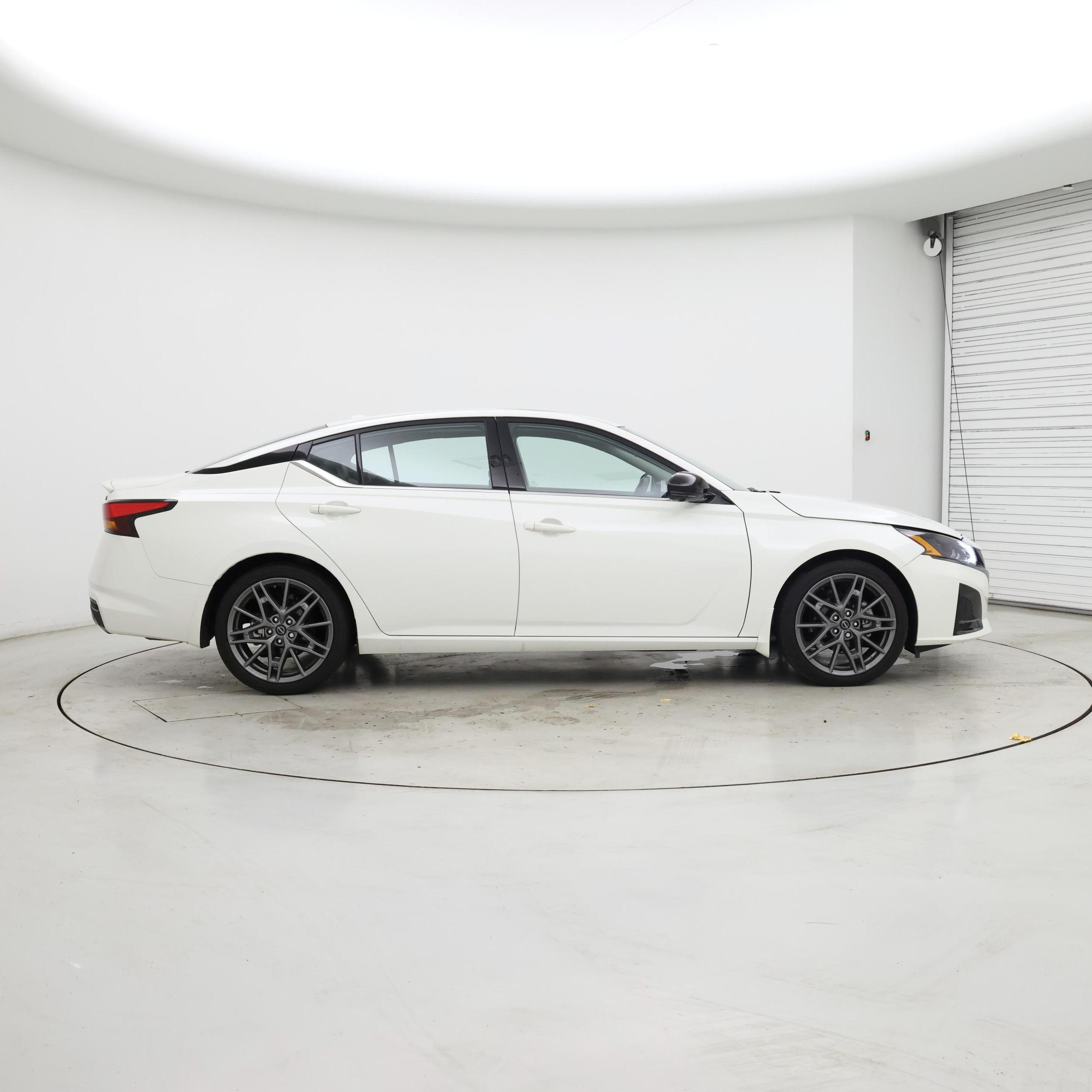 Thumbnail: 2023 Nissan Altima - 7