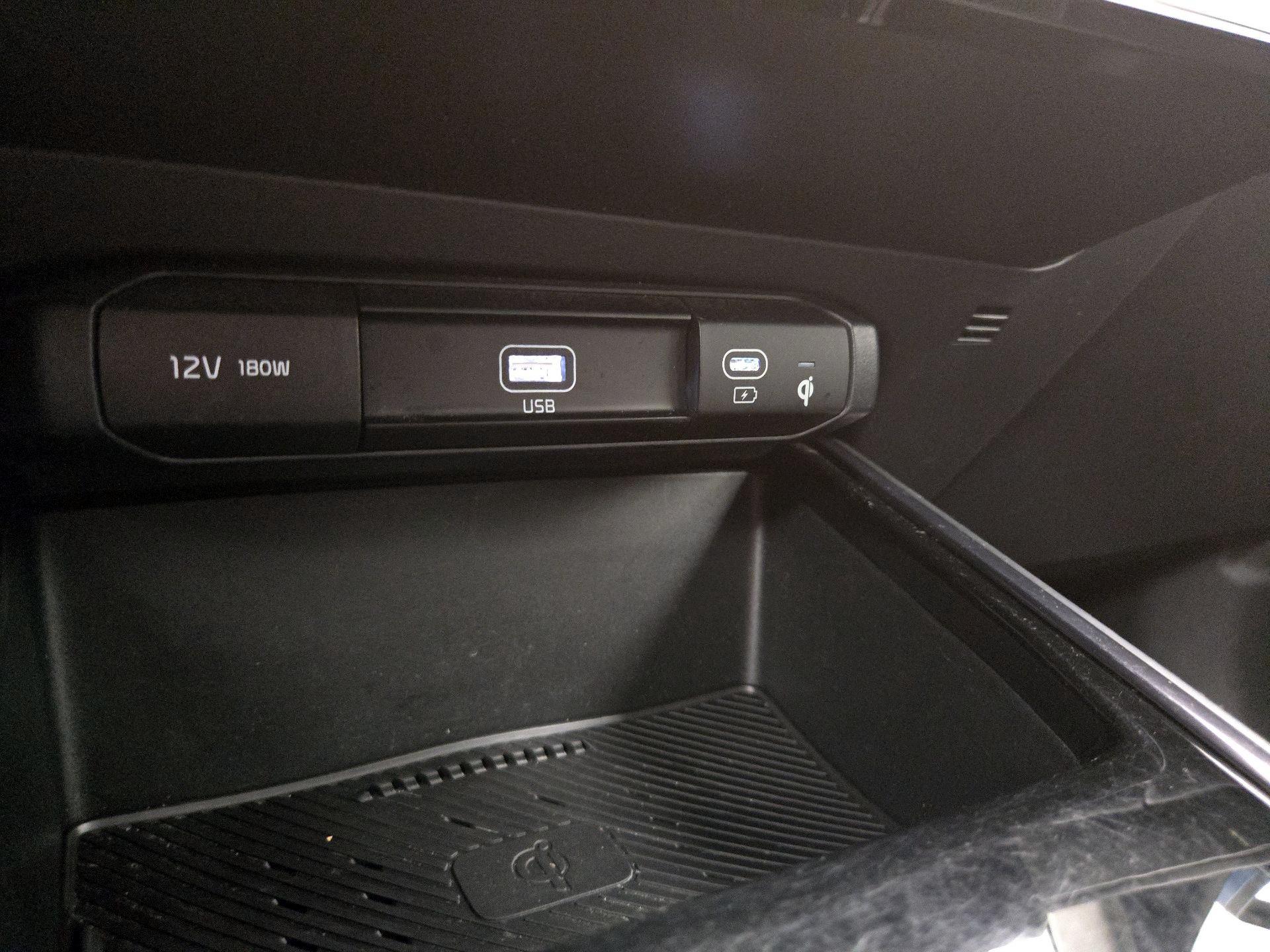 Thumbnail: 2023 Kia Niro - 19
