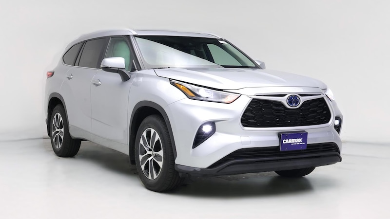 2023 Toyota Highlander XLE Hero Image