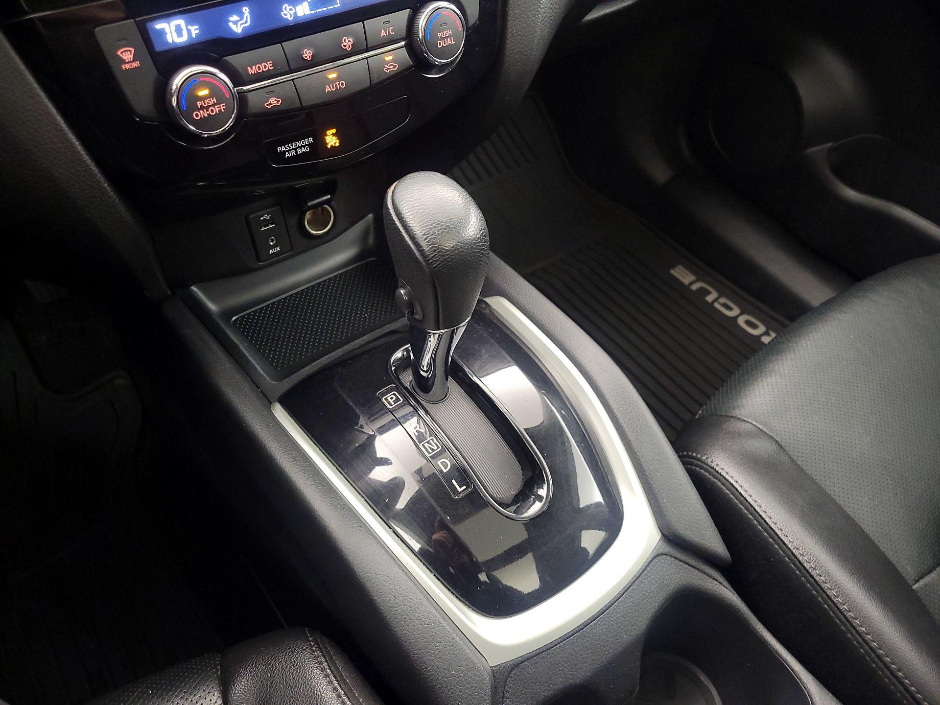 Thumbnail: 2016 Nissan Rogue - 17
