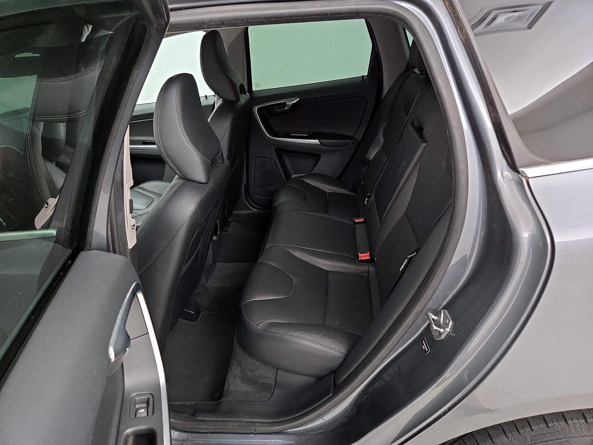 Thumbnail: 2016 Volvo XC60 - 19