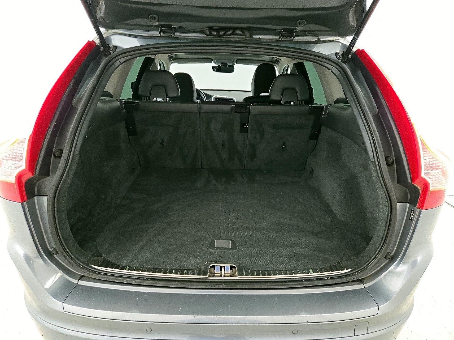 Thumbnail: 2016 Volvo XC60 - 20