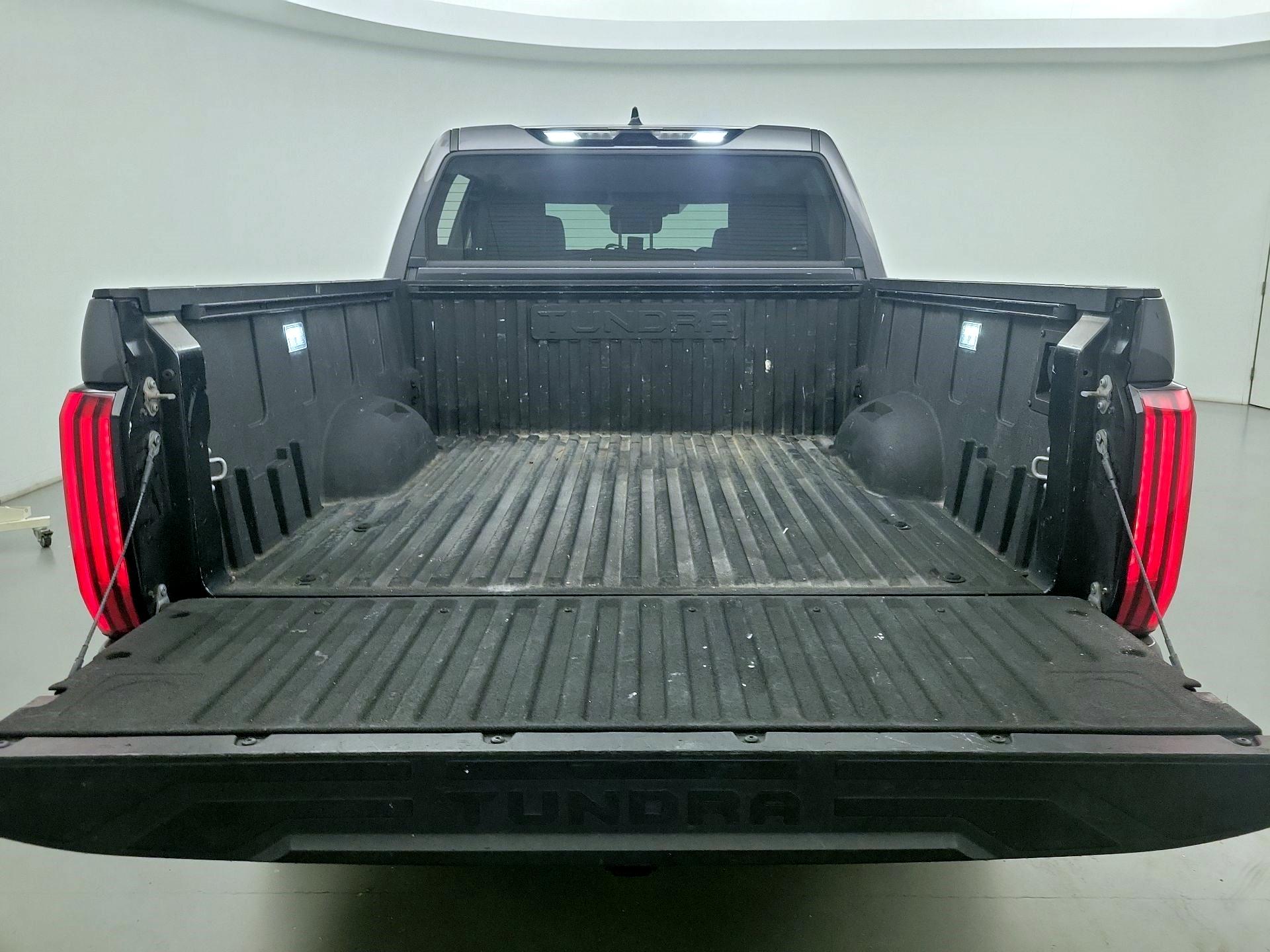 Thumbnail: 2022 Toyota Tundra - 18