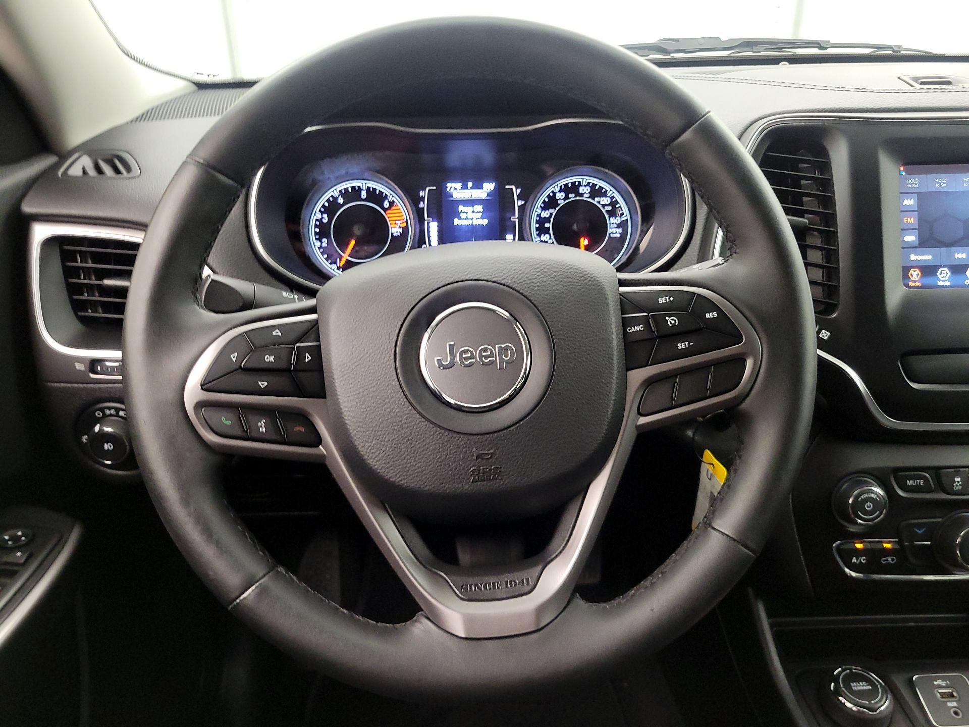 Thumbnail: 2019 Jeep Cherokee - 10
