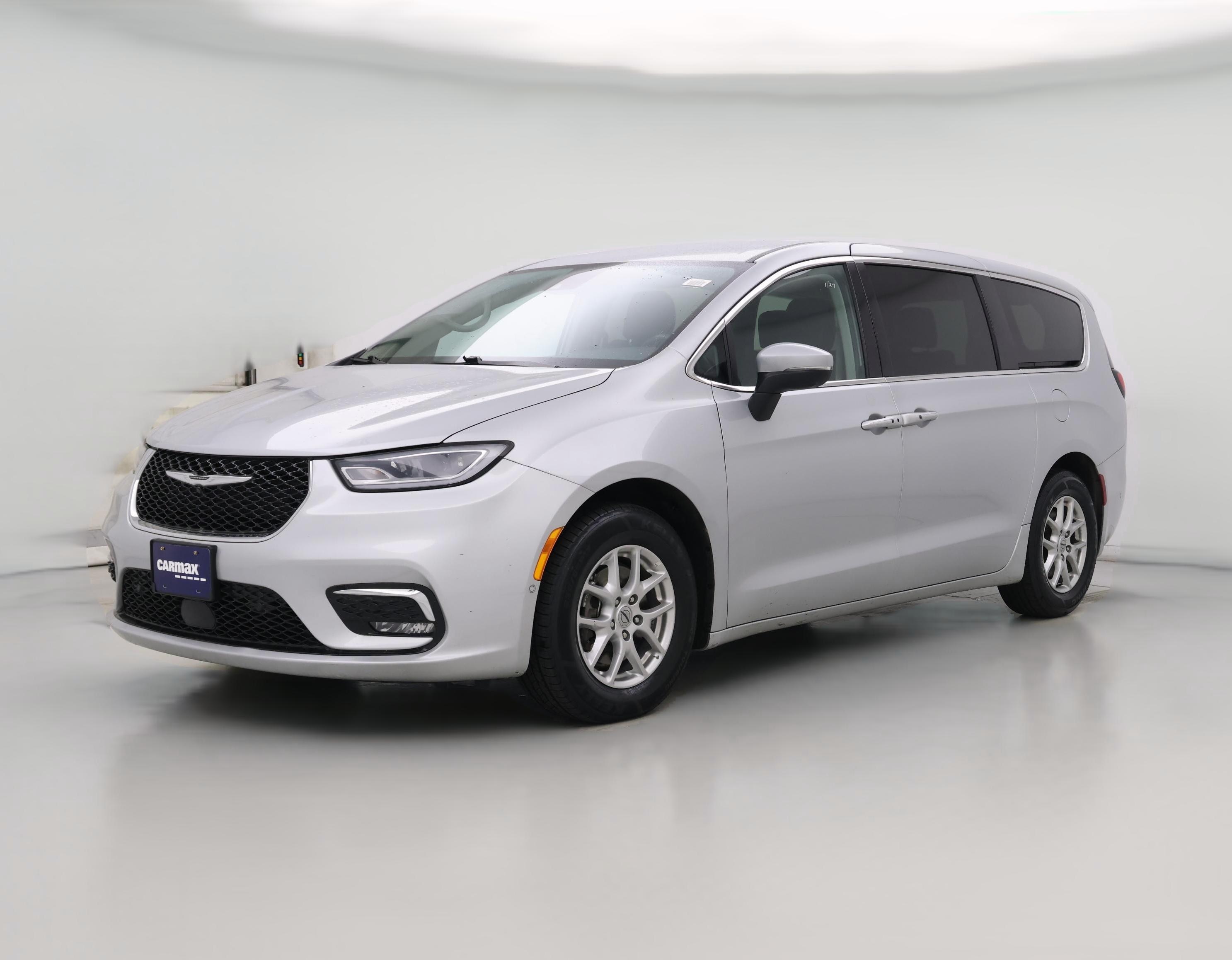 Thumbnail: 2023 Chrysler Pacifica - 1