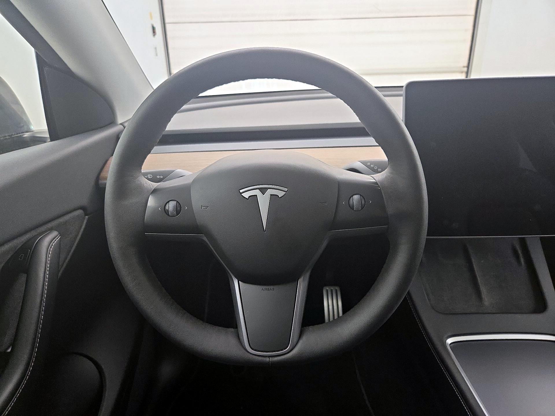 Thumbnail: 2022 Tesla Model Y - 10