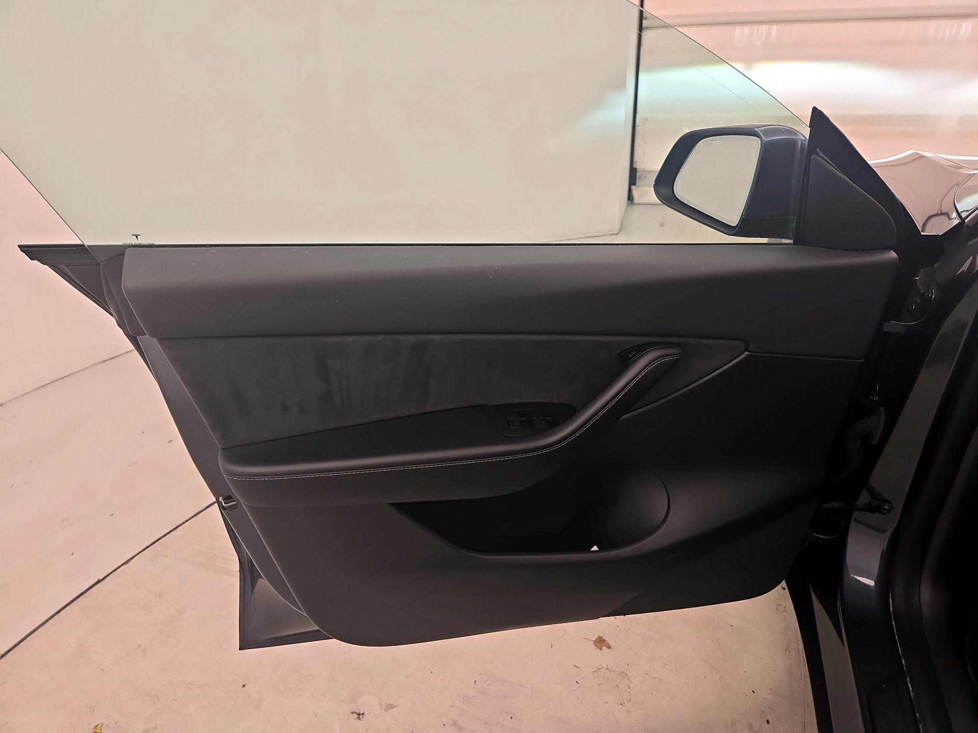 Thumbnail: 2022 Tesla Model Y - 12