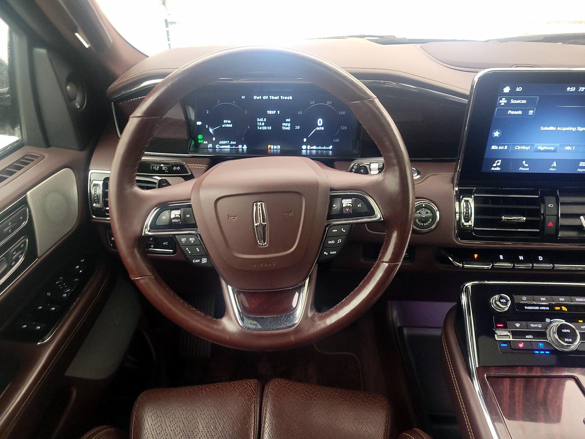 Thumbnail: 2019 Lincoln Navigator - 10