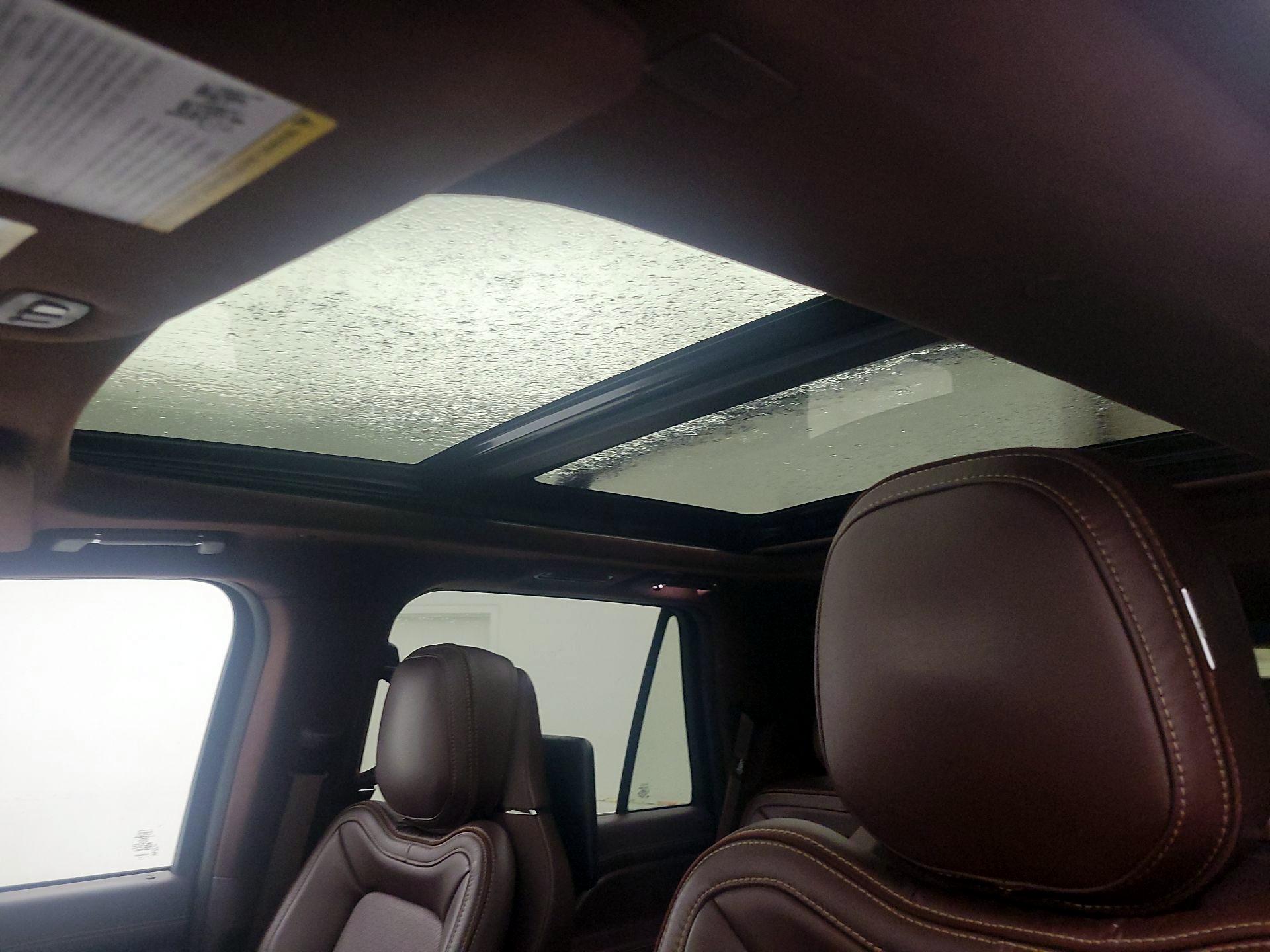 Thumbnail: 2019 Lincoln Navigator - 19