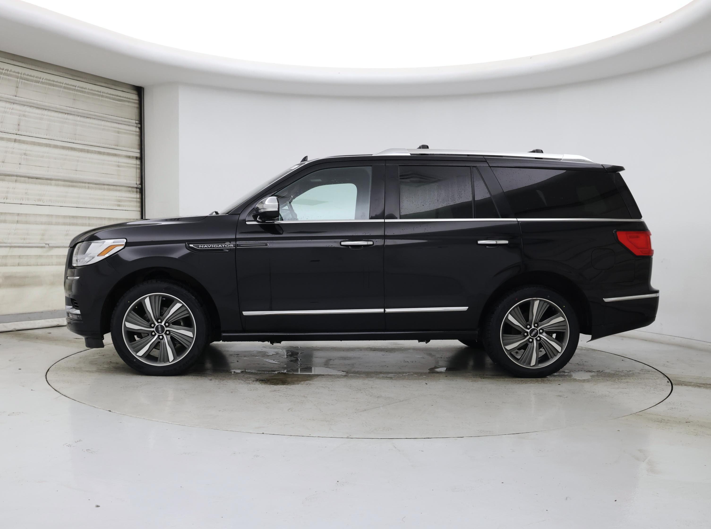 Thumbnail: 2019 Lincoln Navigator - 3
