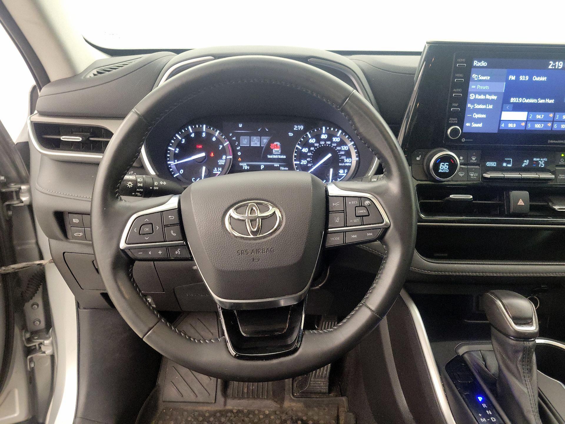Thumbnail: 2021 Toyota Highlander - 10