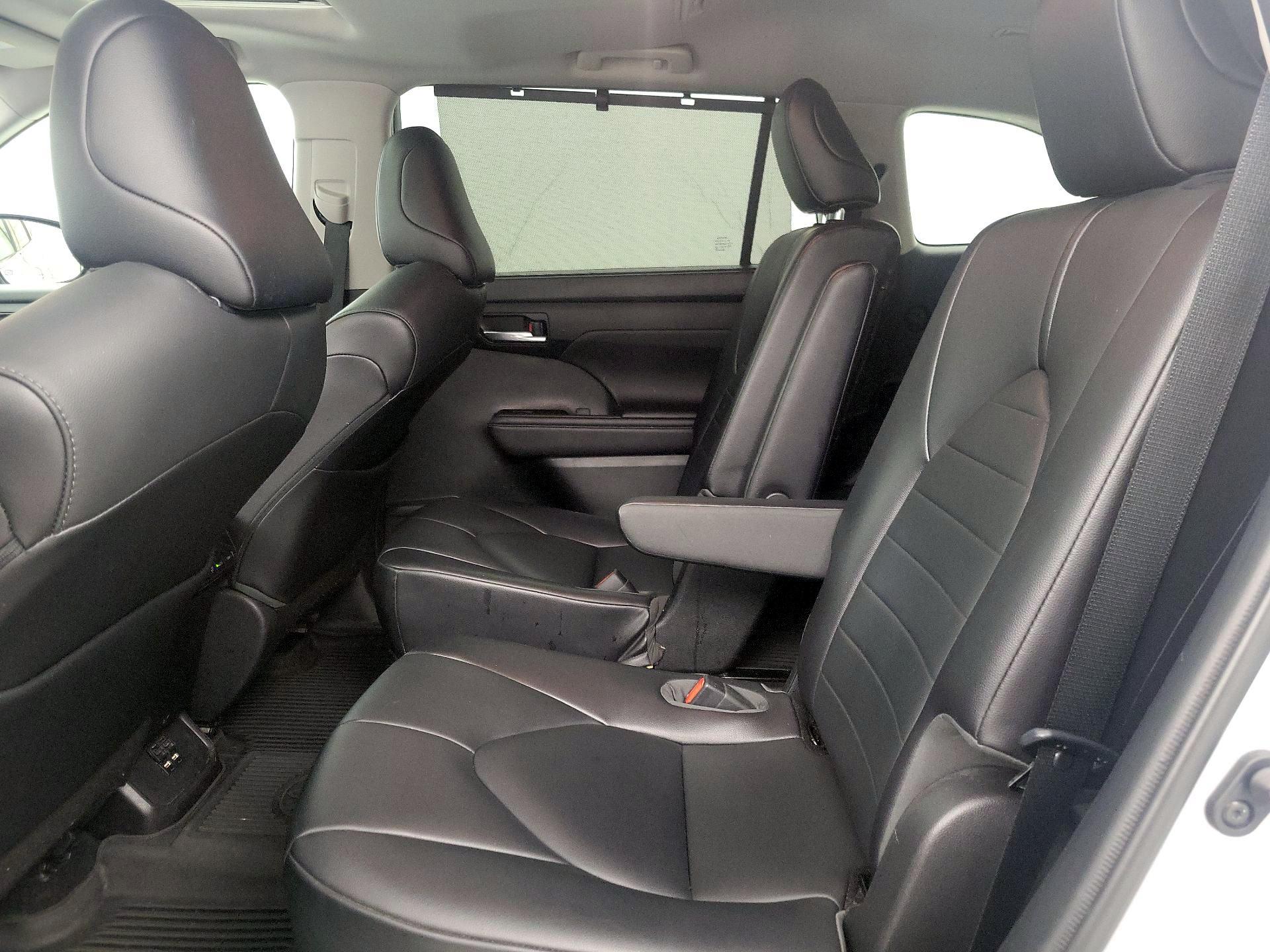 Thumbnail: 2021 Toyota Highlander - 20