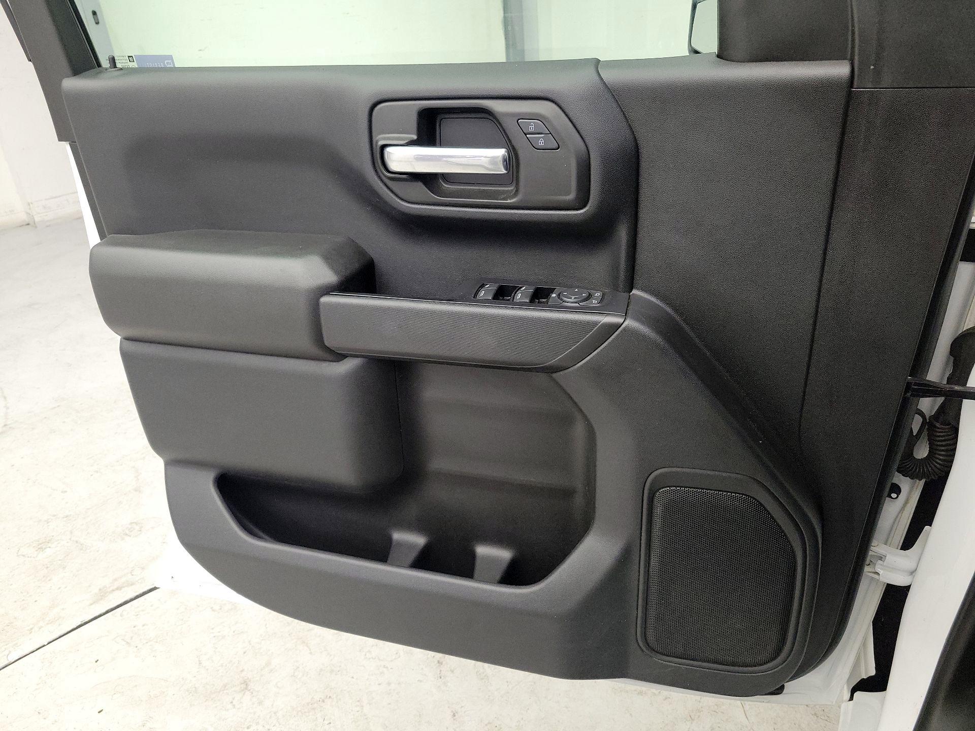 Thumbnail: 2019 Chevrolet Silverado 1500 - 12
