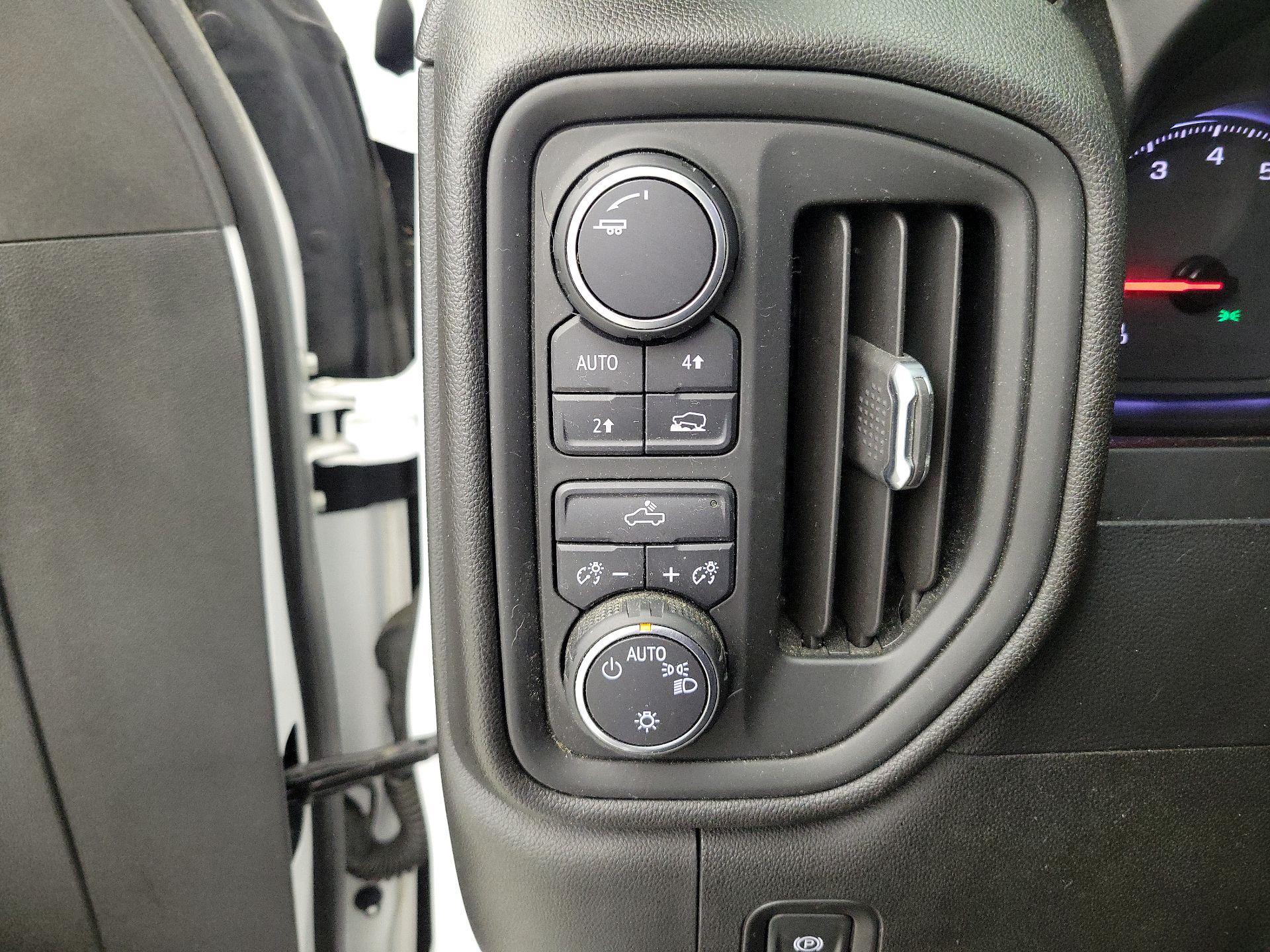 Thumbnail: 2019 Chevrolet Silverado 1500 - 13