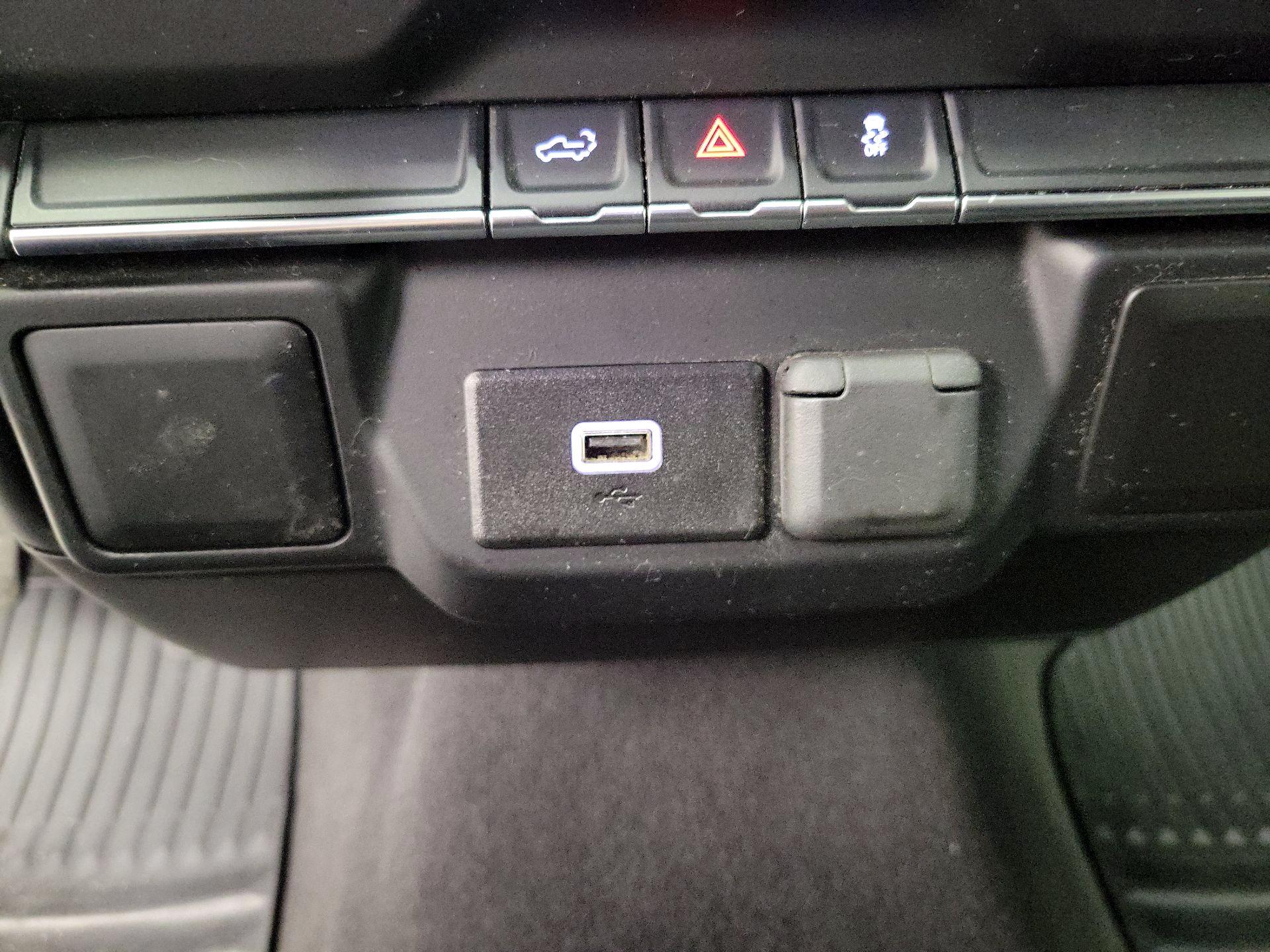 Thumbnail: 2019 Chevrolet Silverado 1500 - 18