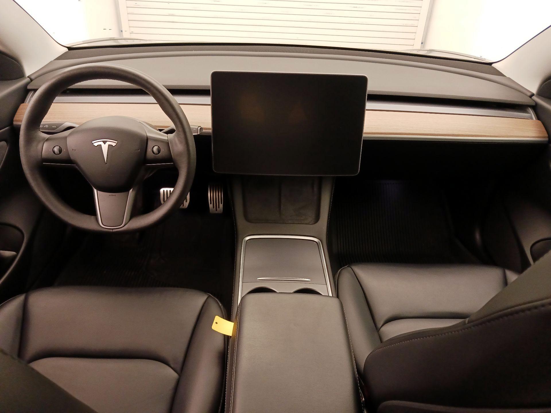 Thumbnail: 2021 Tesla Model 3 - 9