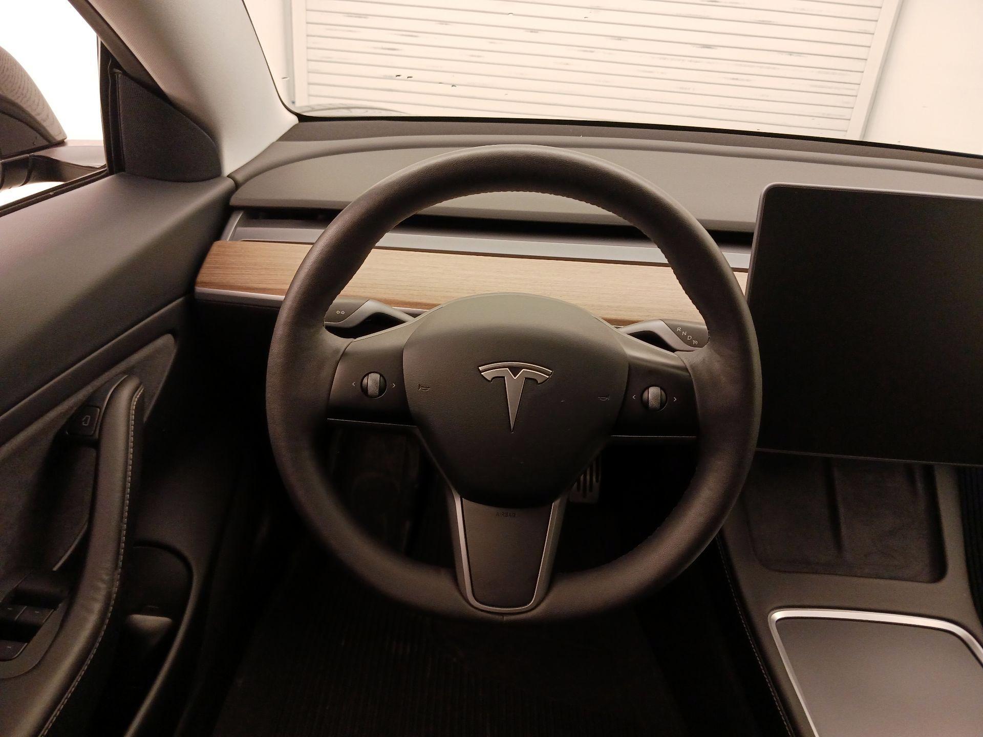 Thumbnail: 2021 Tesla Model 3 - 10