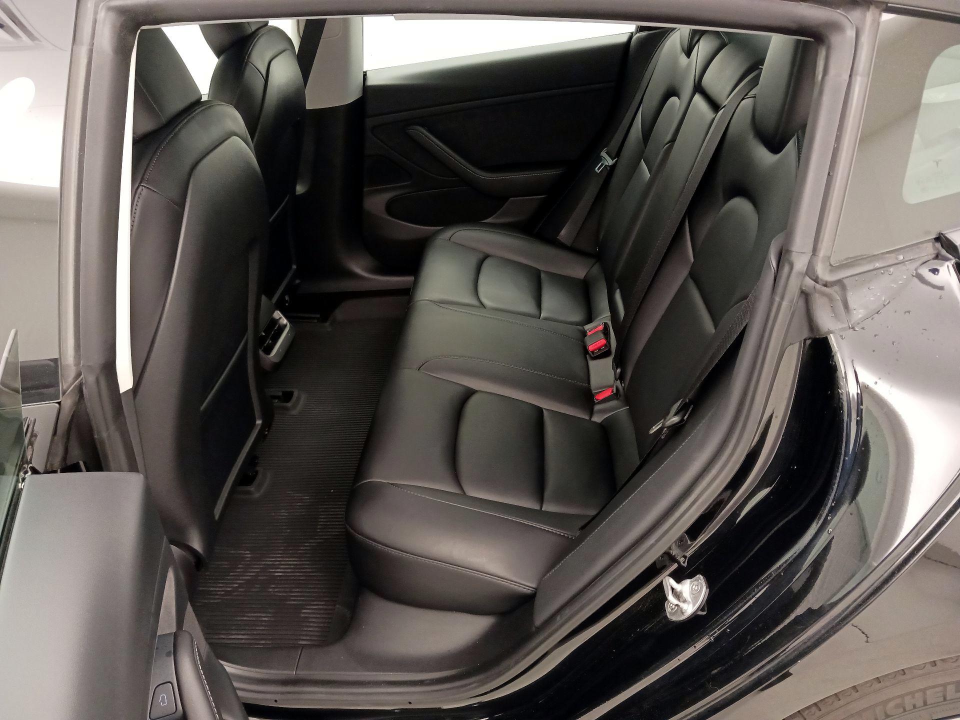 Thumbnail: 2021 Tesla Model 3 - 19