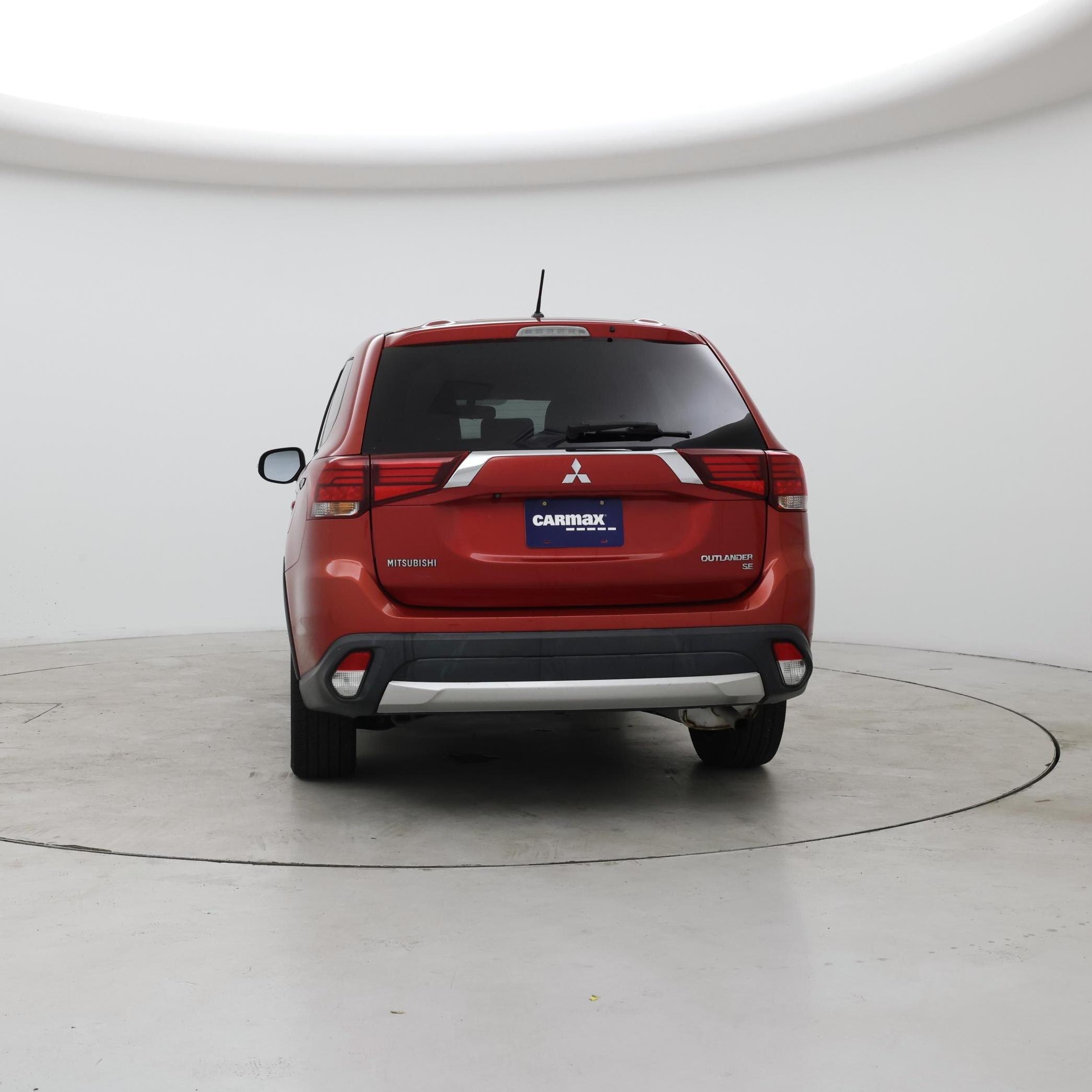 Thumbnail: 2016 Mitsubishi Outlander - 6