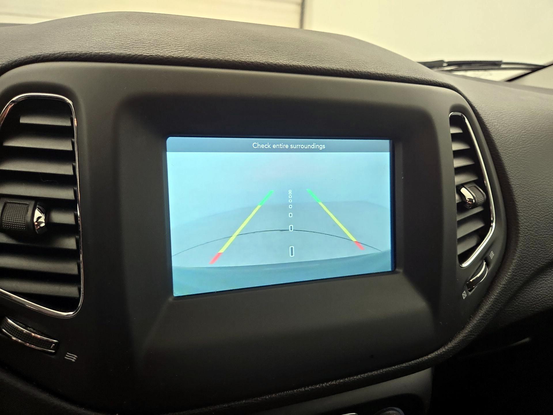 Thumbnail: 2019 Jeep Compass - 14