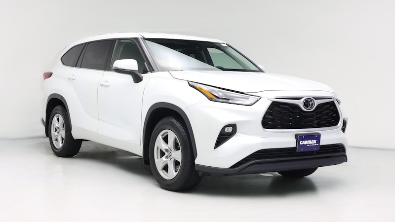 2022 Toyota Highlander LE Hero Image