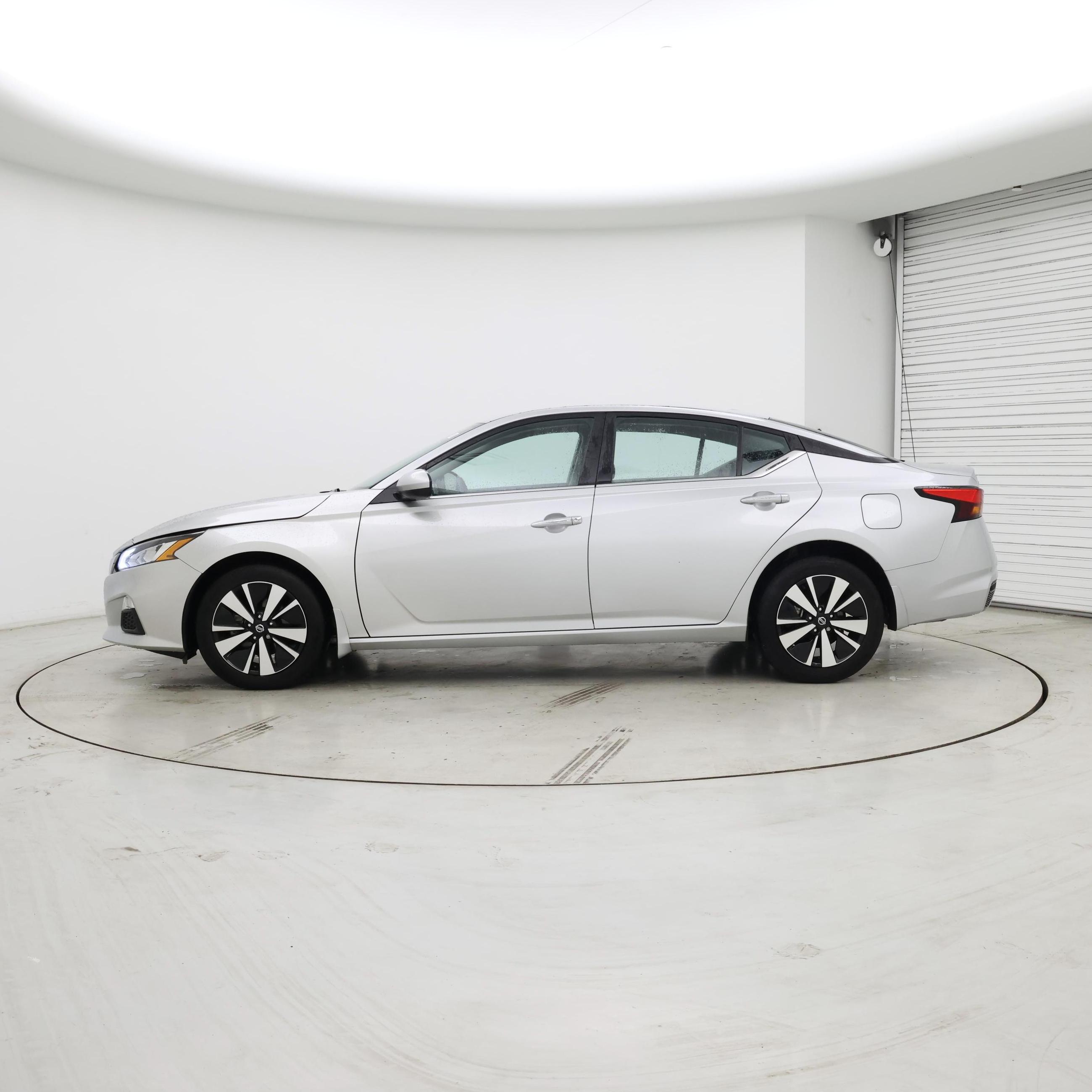 Thumbnail: 2022 Nissan Altima - 3