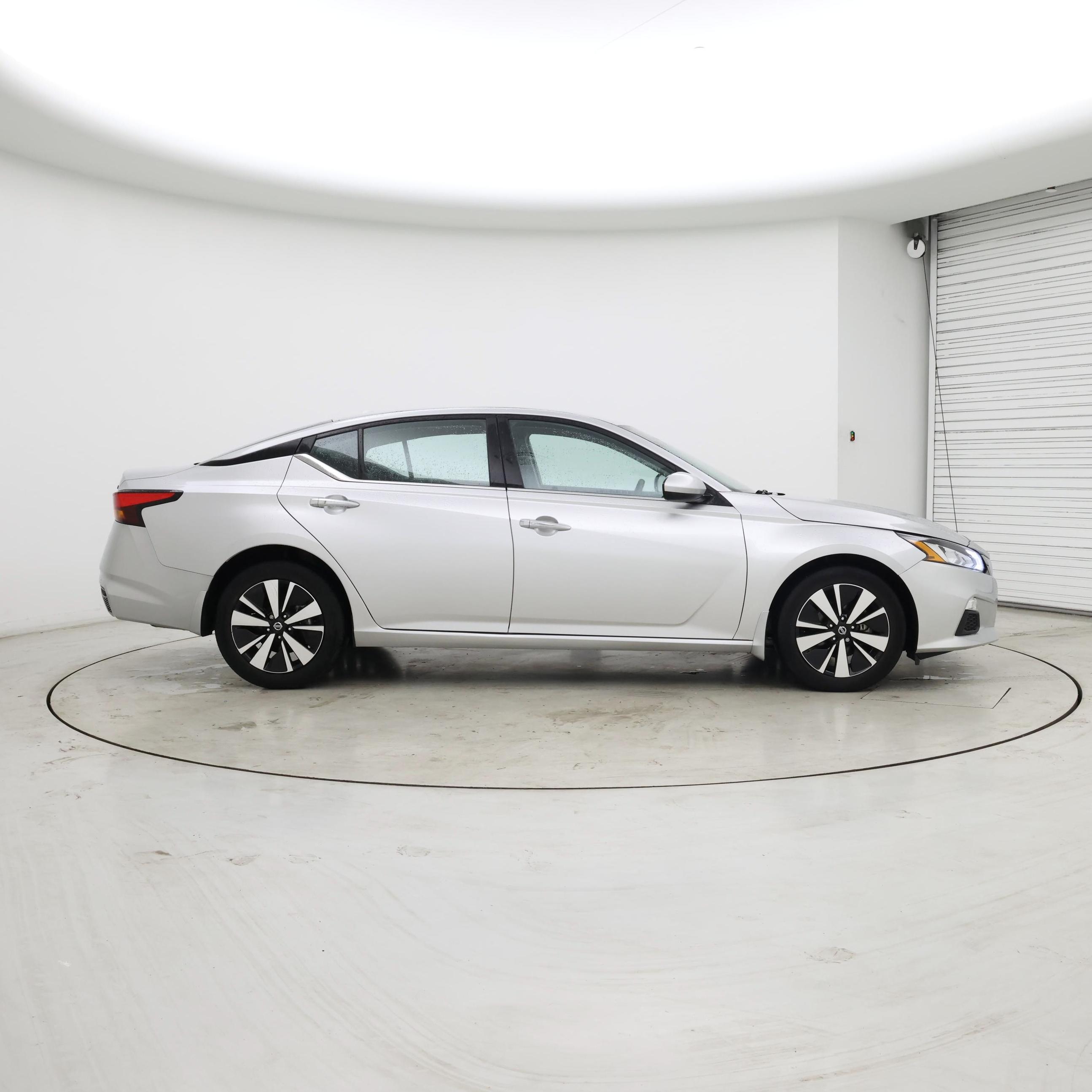 Thumbnail: 2022 Nissan Altima - 7