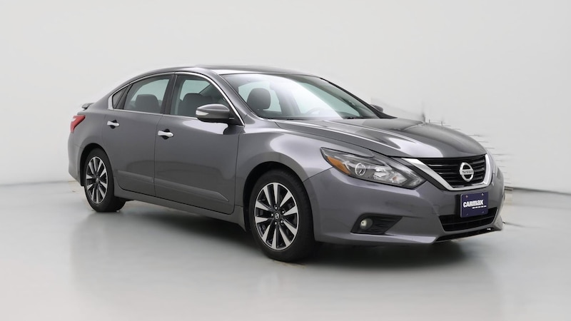 2017 Nissan Altima SL Hero Image