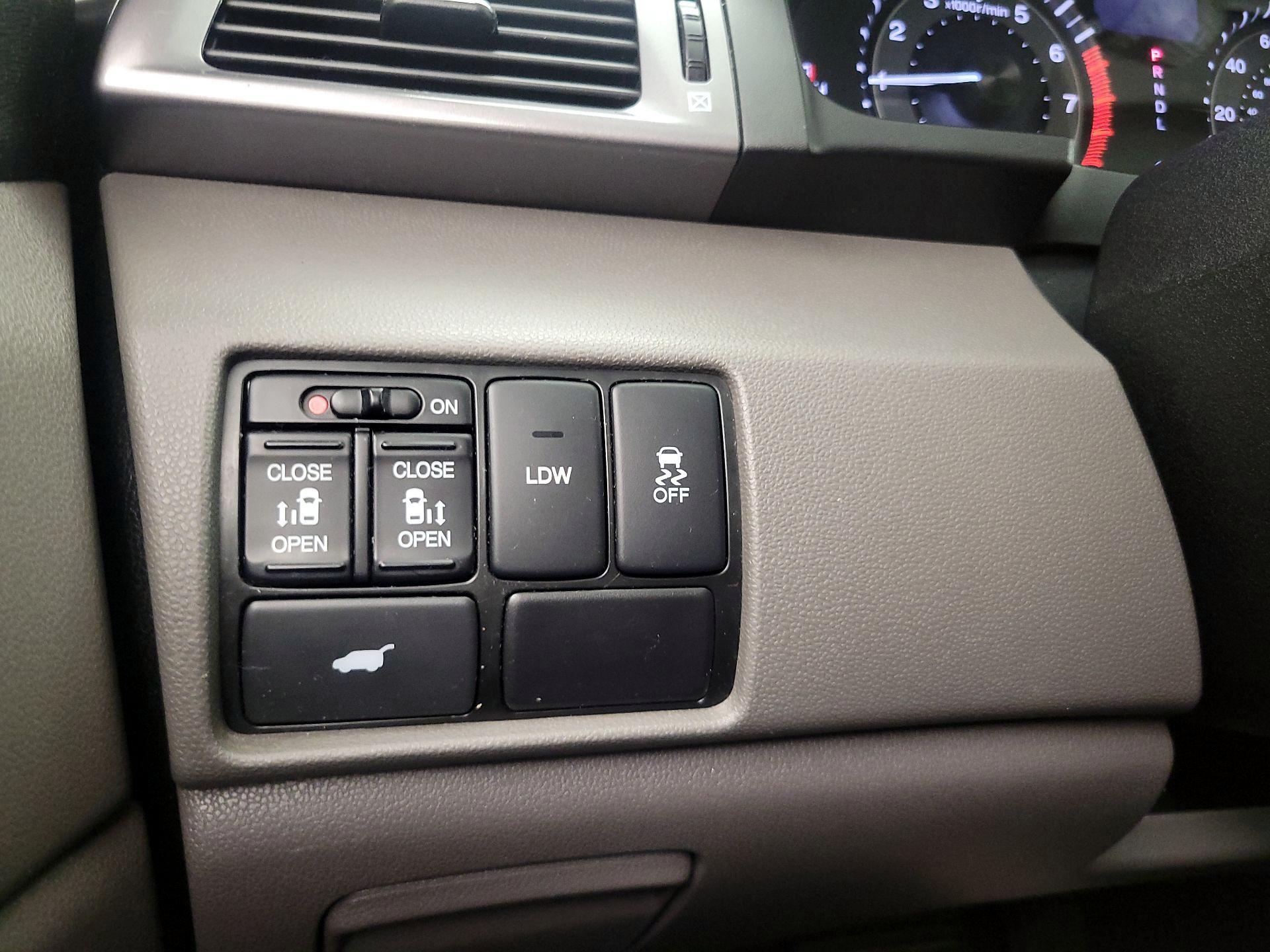 Thumbnail: 2014 Honda Odyssey - 13