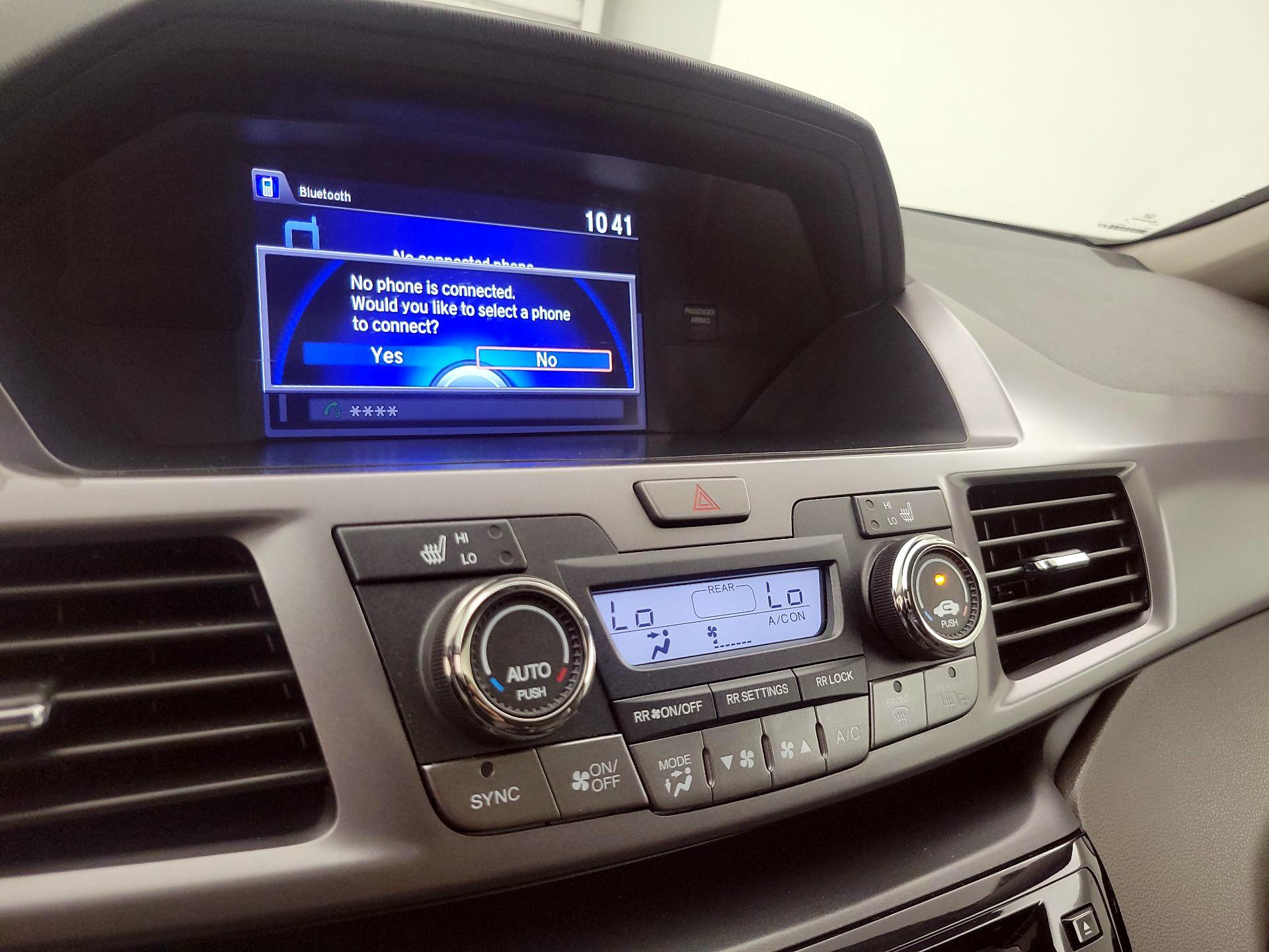 Thumbnail: 2014 Honda Odyssey - 16