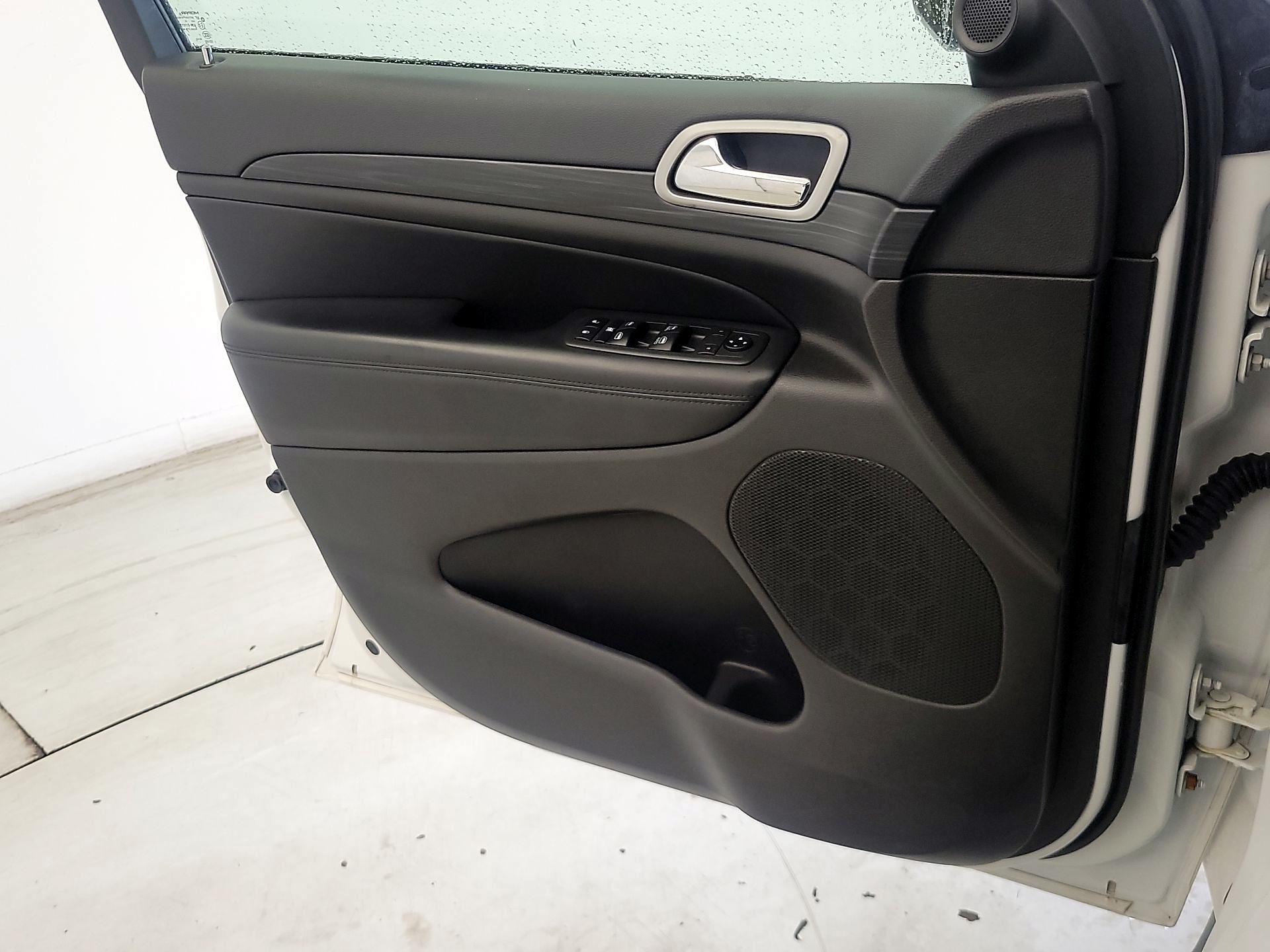 Thumbnail: 2020 Jeep Grand Cherokee - 12