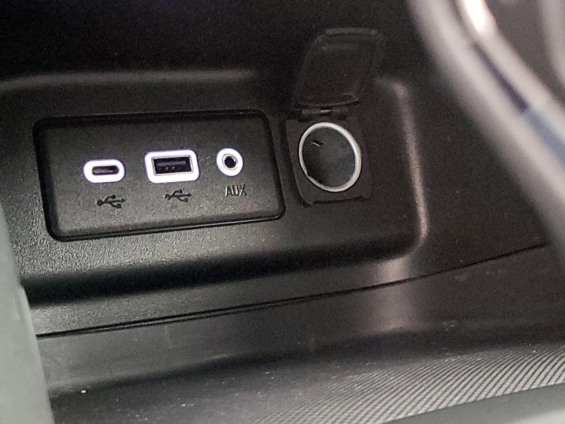 Thumbnail: 2023 Chevrolet Equinox - 18