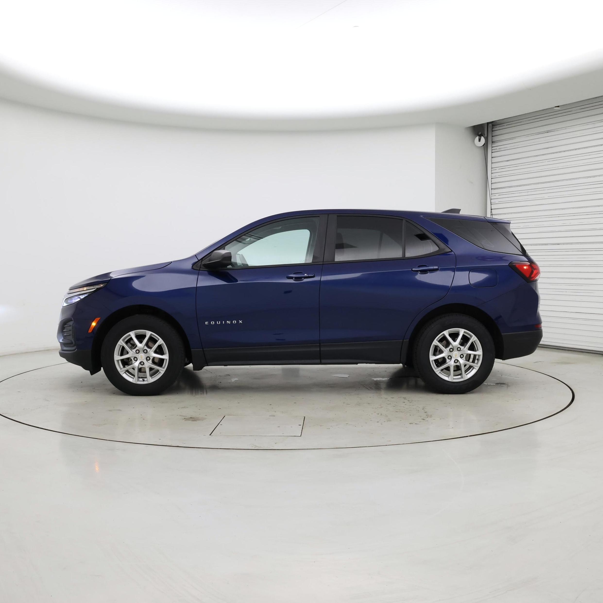 Thumbnail: 2023 Chevrolet Equinox - 3