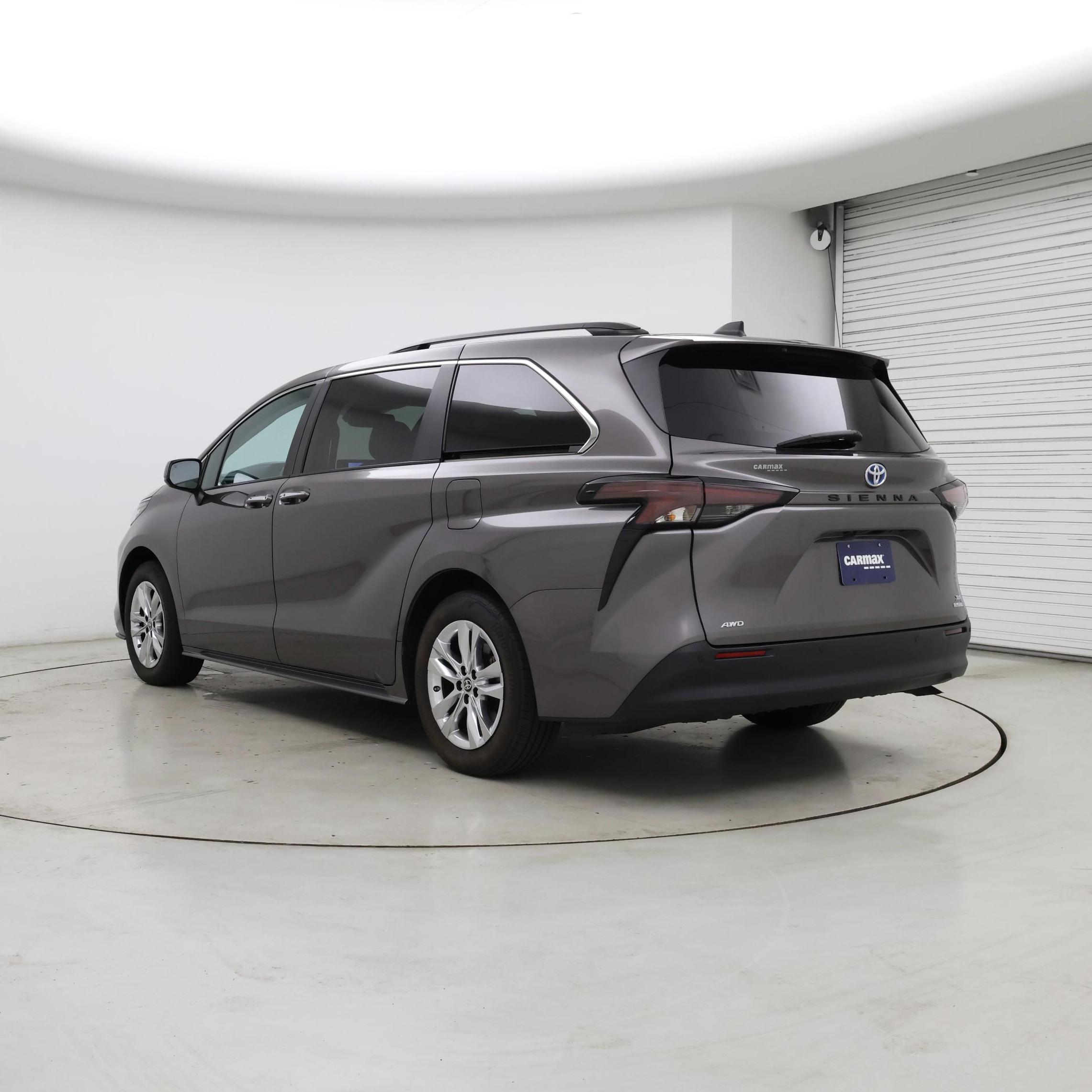 Thumbnail: 2023 Toyota Sienna - 2