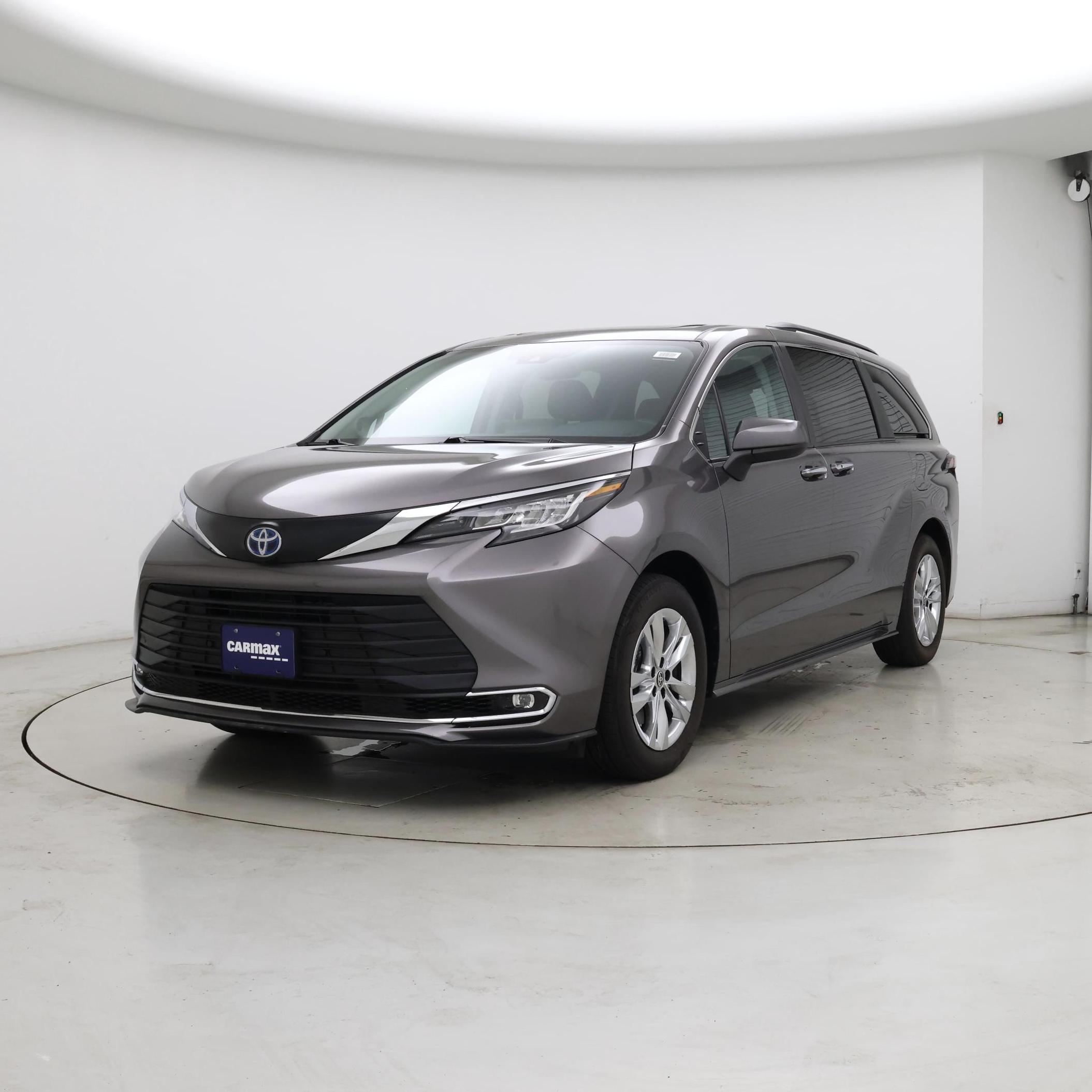 Thumbnail: 2023 Toyota Sienna - 4
