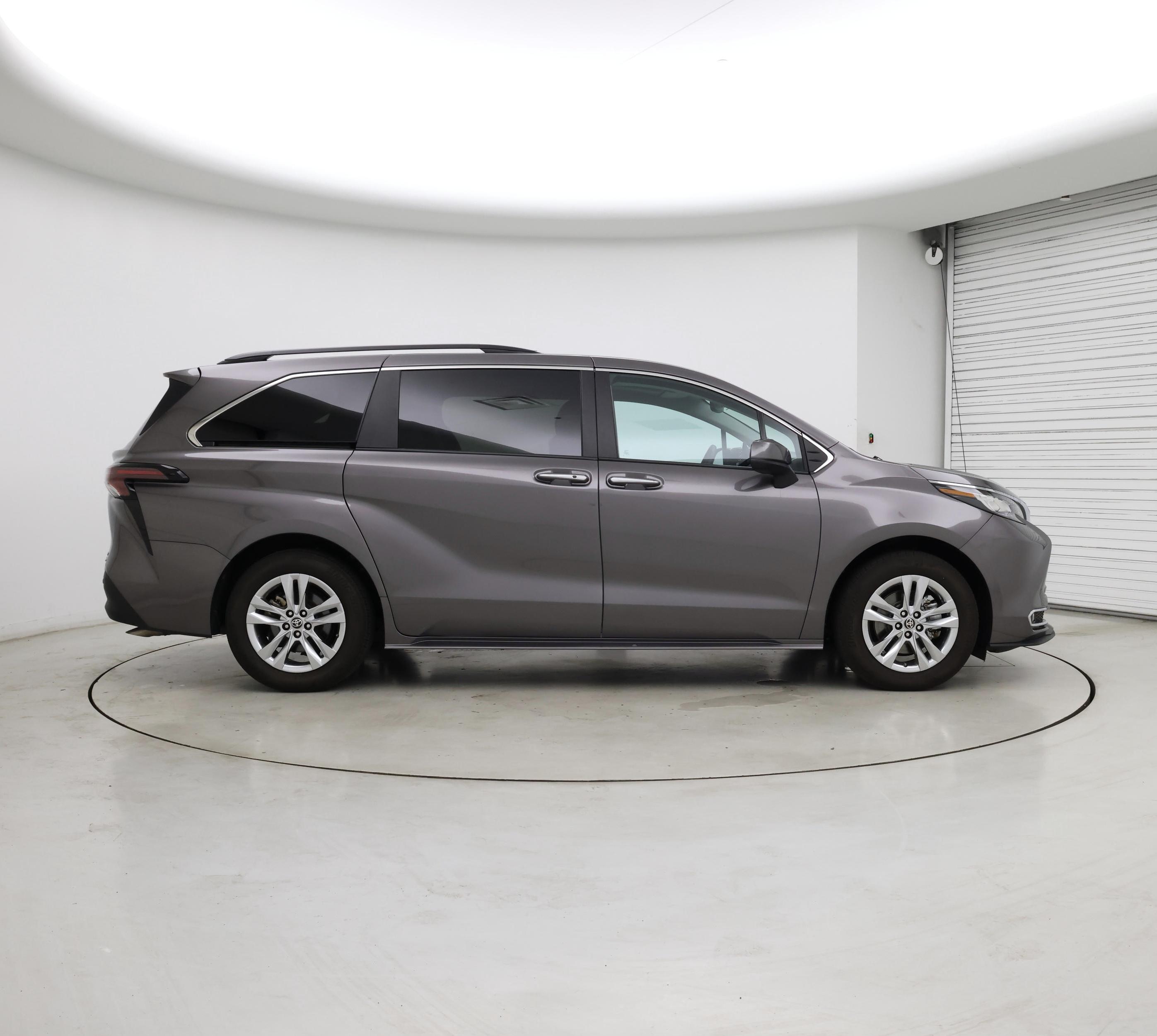 Thumbnail: 2023 Toyota Sienna - 7