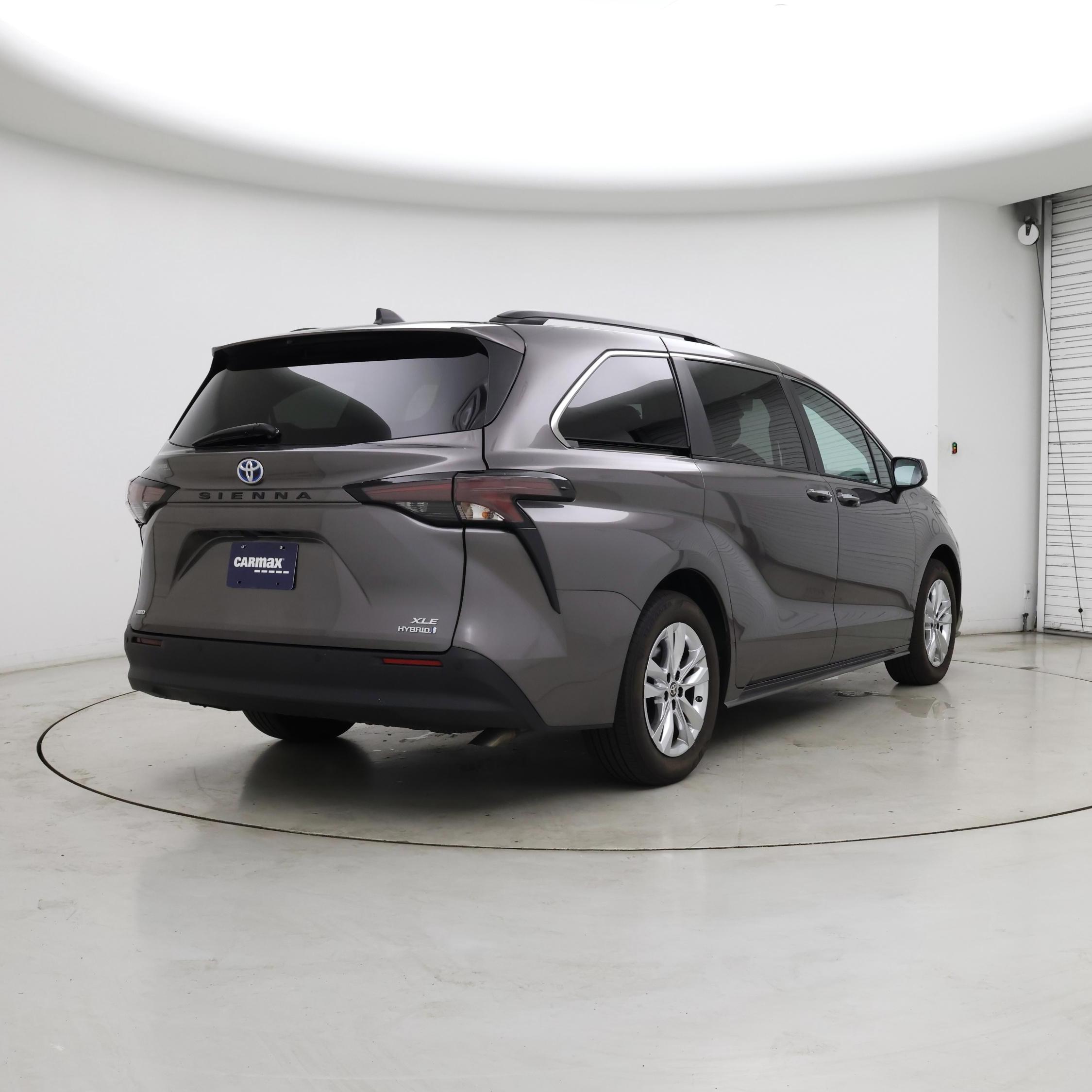 Thumbnail: 2023 Toyota Sienna - 8