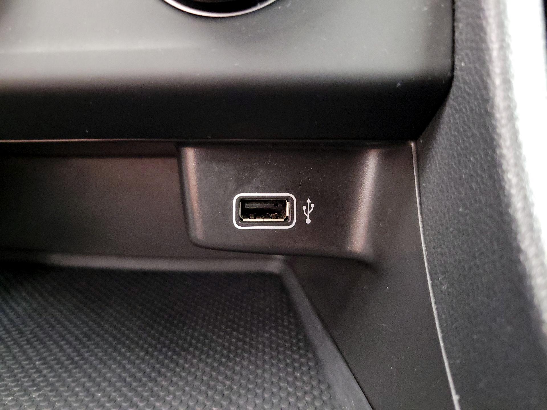 Thumbnail: 2019 Volkswagen Jetta - 16