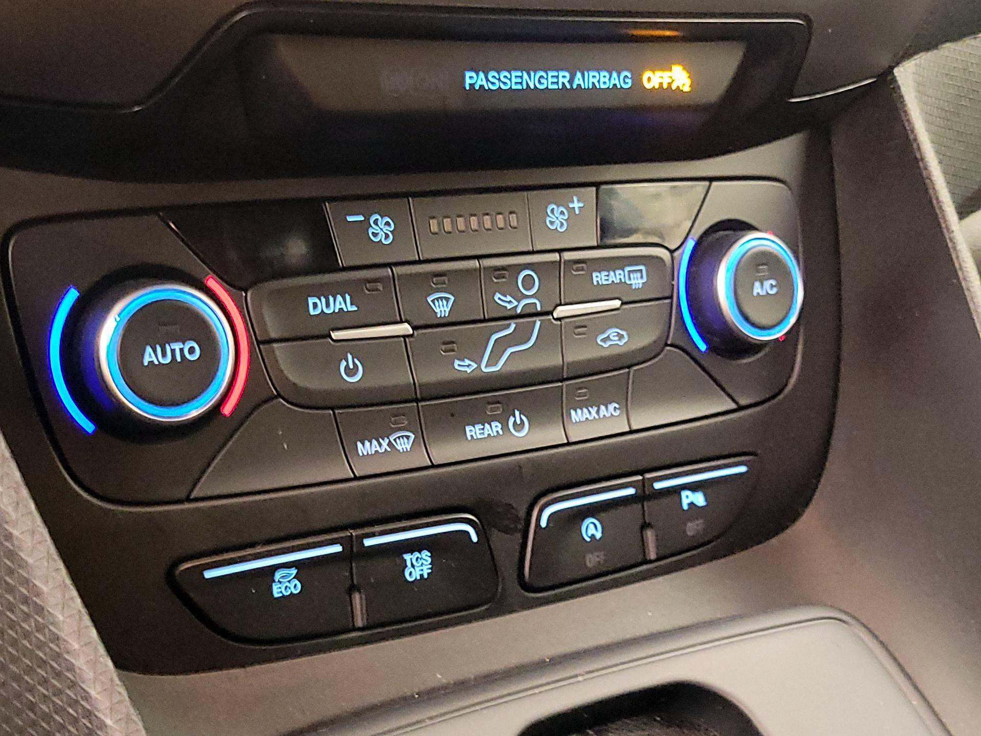 Thumbnail: 2019 Ford Transit Series - 16