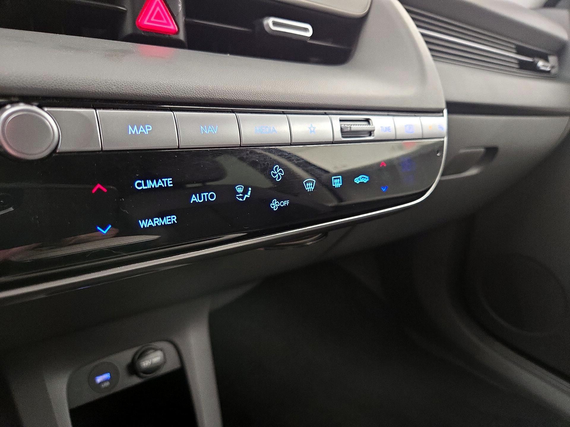 Thumbnail: 2022 Hyundai Ioniq 5 - 17