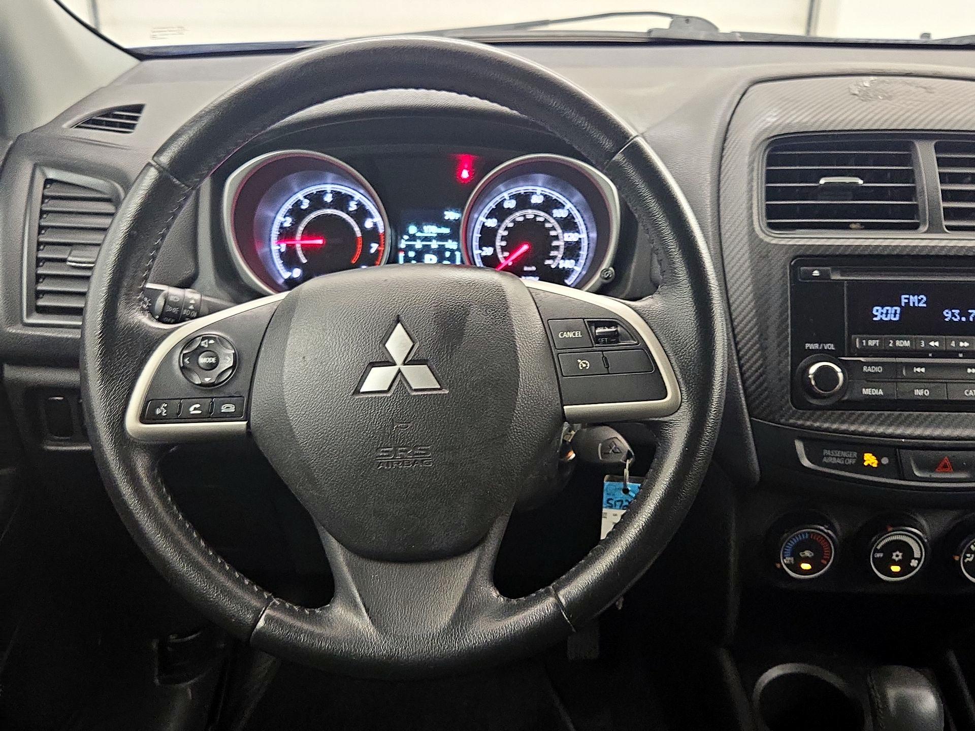 Thumbnail: 2015 Mitsubishi Outlander Sport - 10