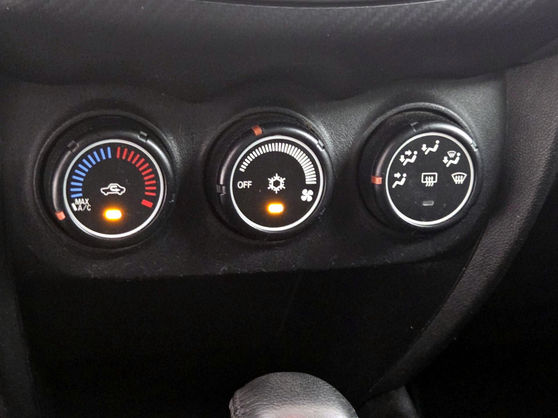 Thumbnail: 2015 Mitsubishi Outlander Sport - 15